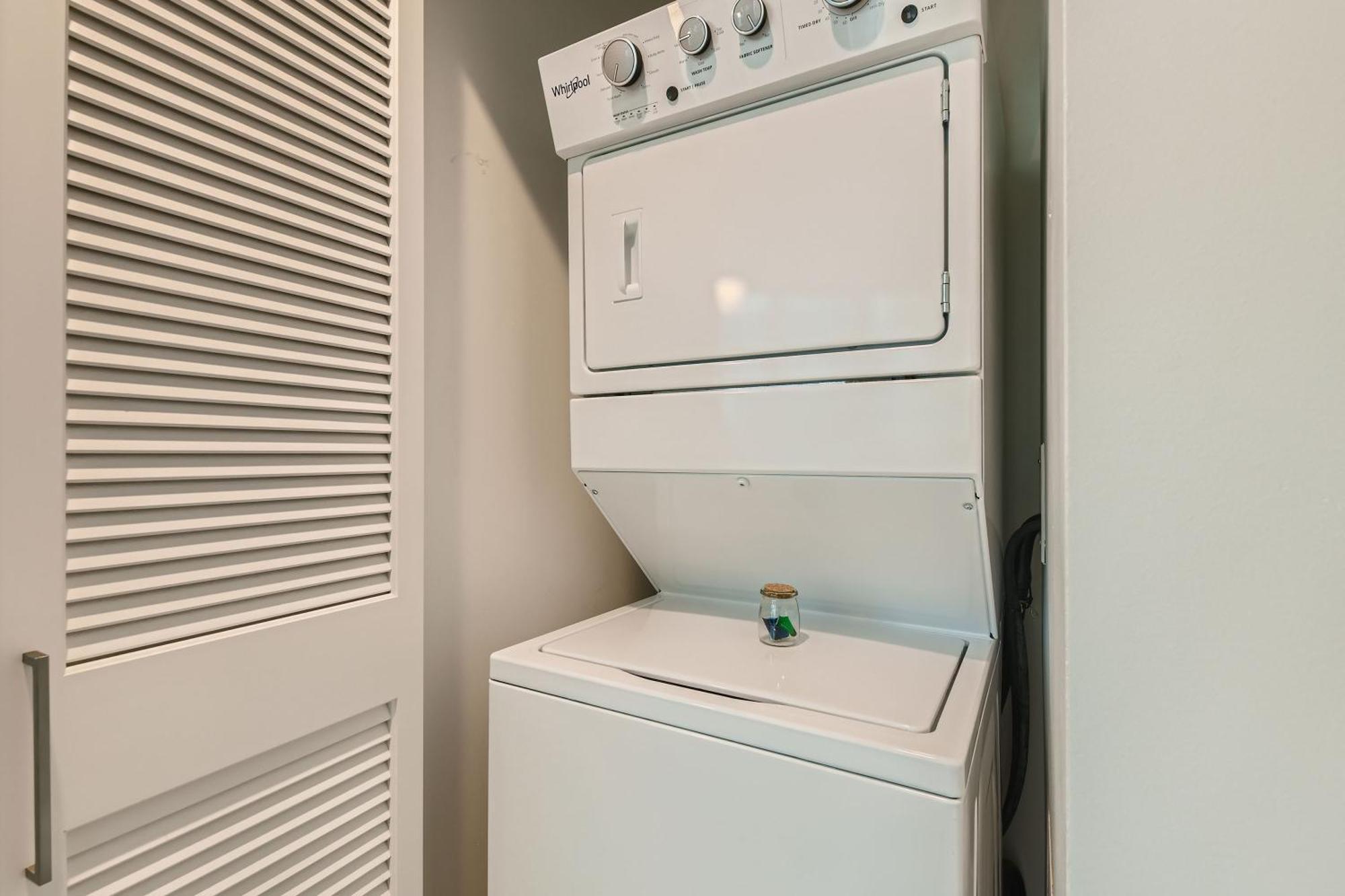 1 Bedroom Apt in South Loop Chicago