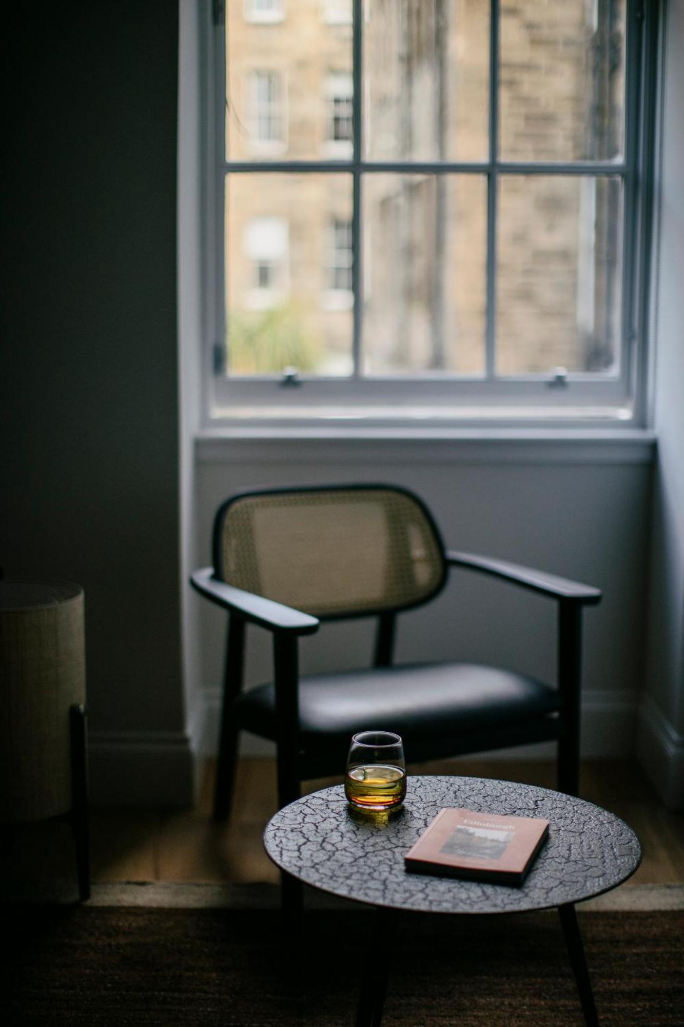 One-Bedroom Apartment,1594596395:JPEG