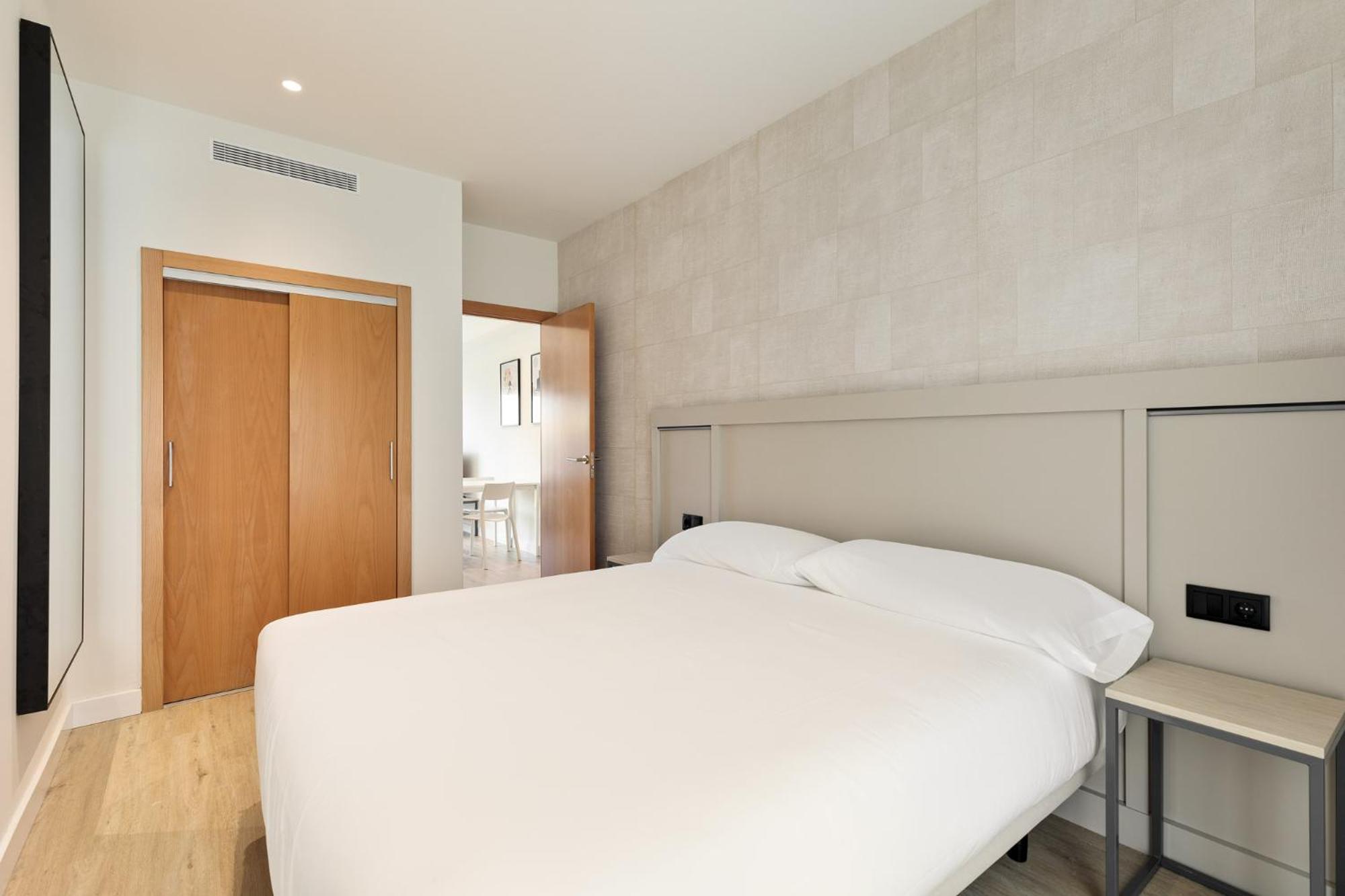 One-Bedroom Apartment Mountain View