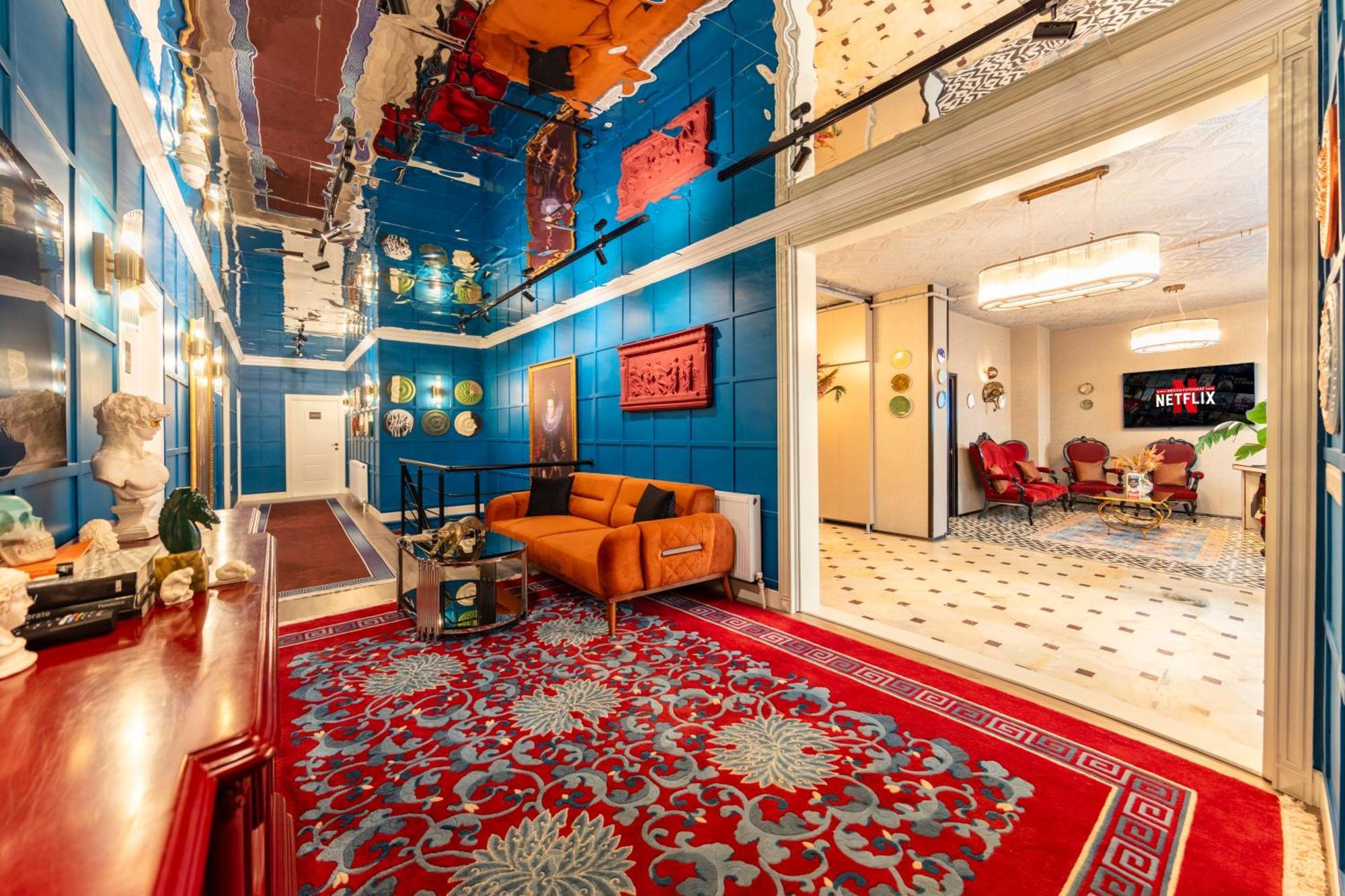 Deluxe Queen Studio