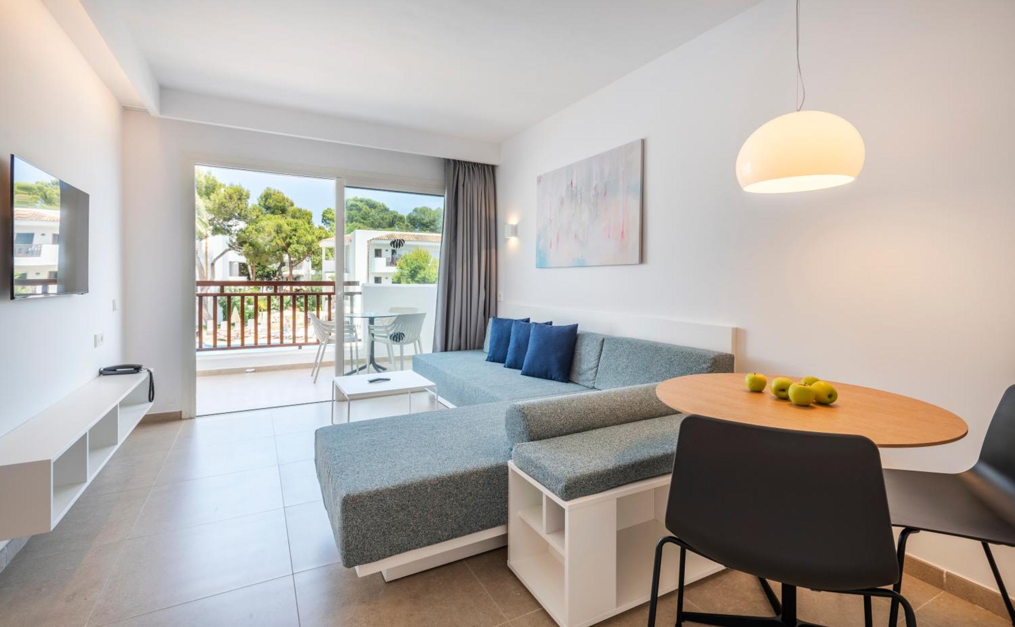 Superior Apartment wth Pool View