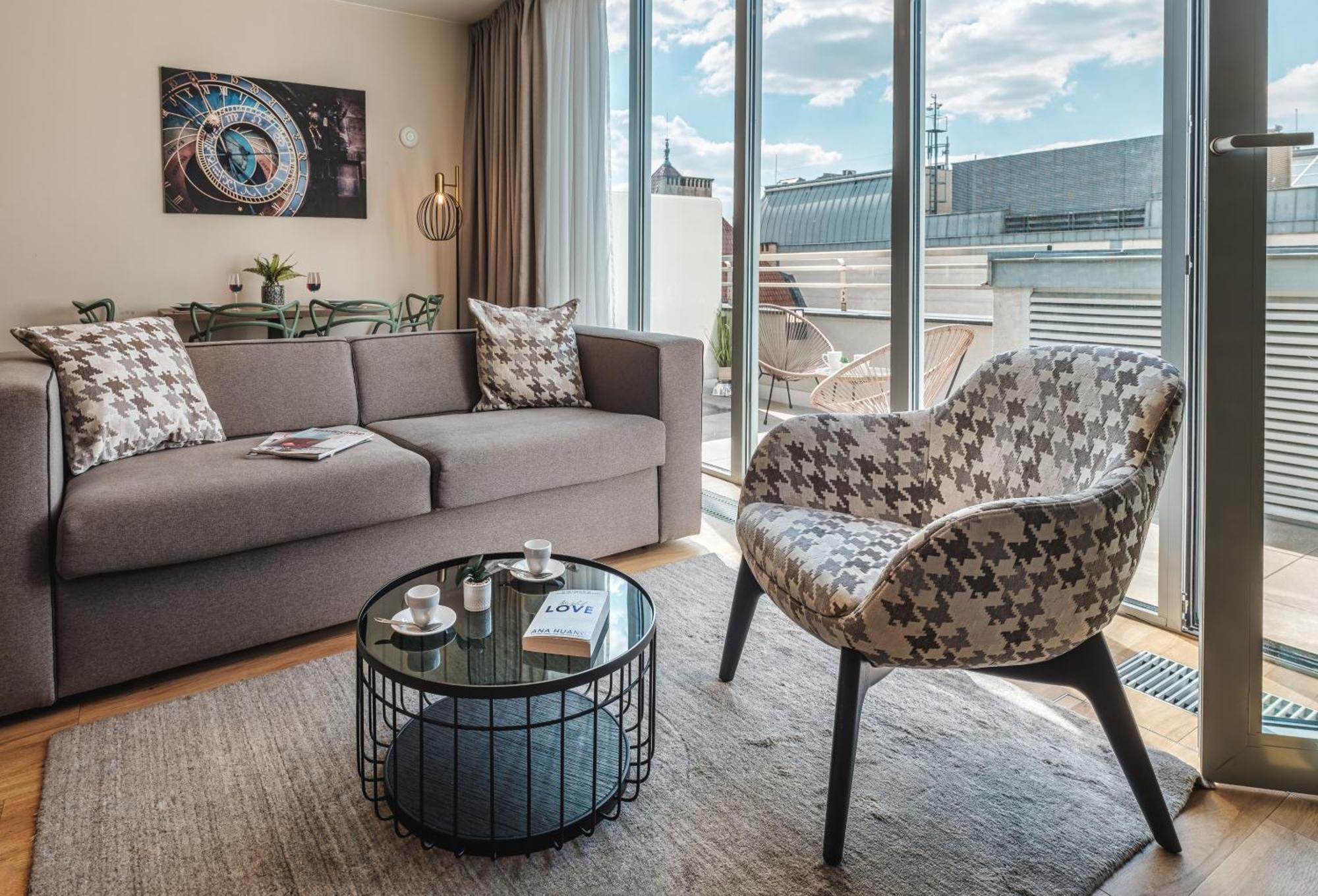 Deluxe One Bedroom Apartment with Terrace