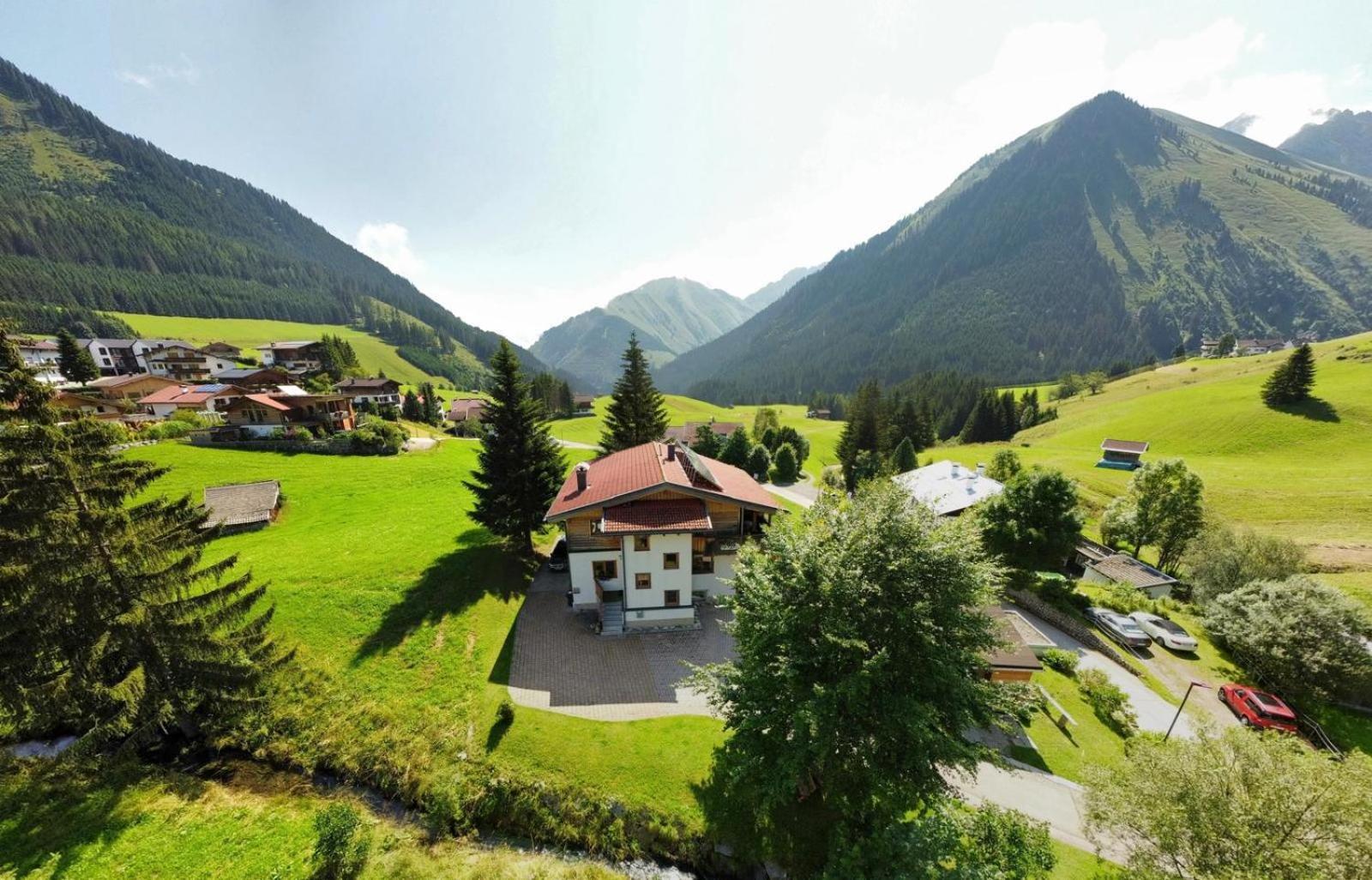 Two-Bedroom Apartment Mountain View