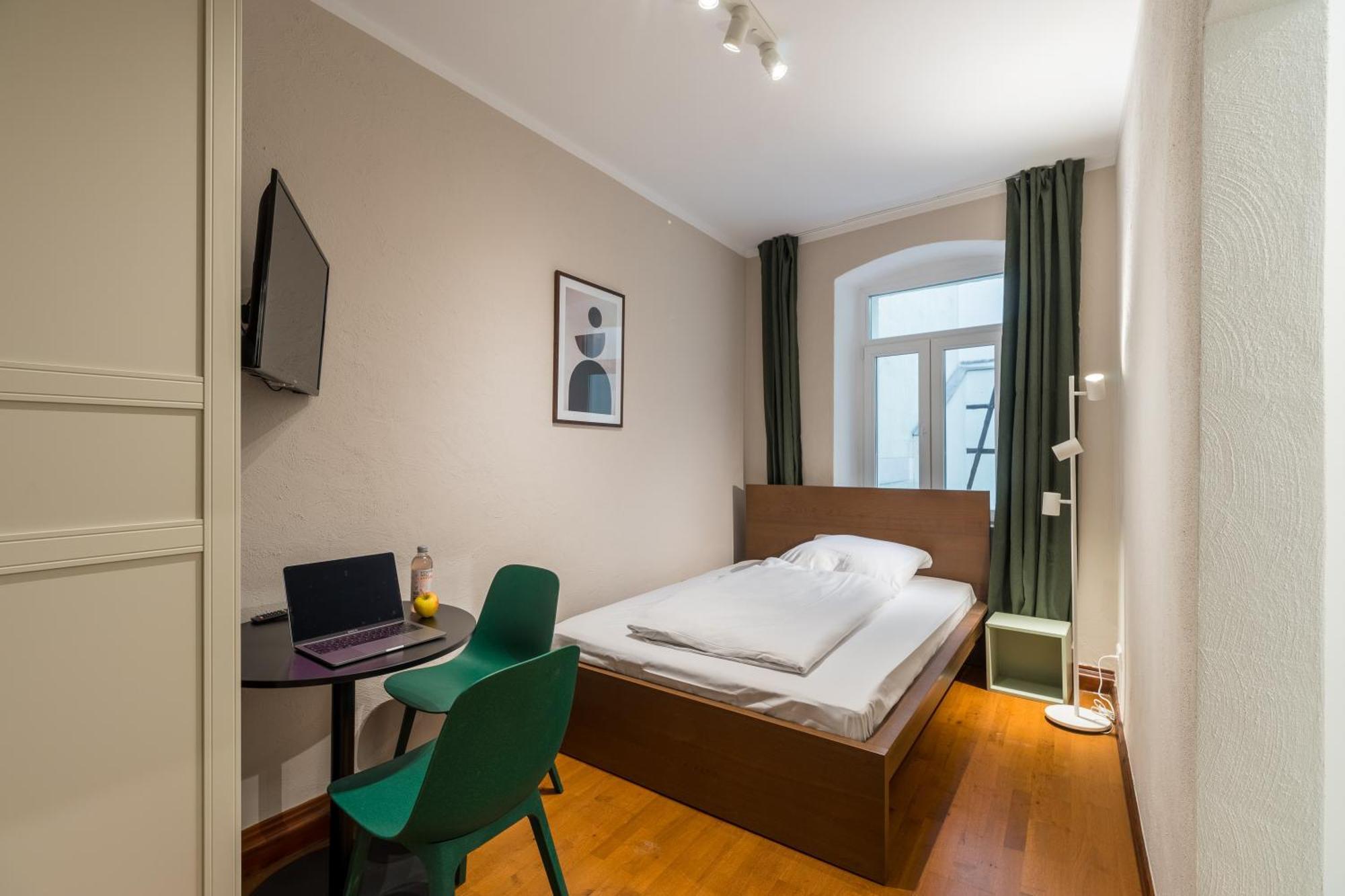 Studio mit Blick auf den Innenhof