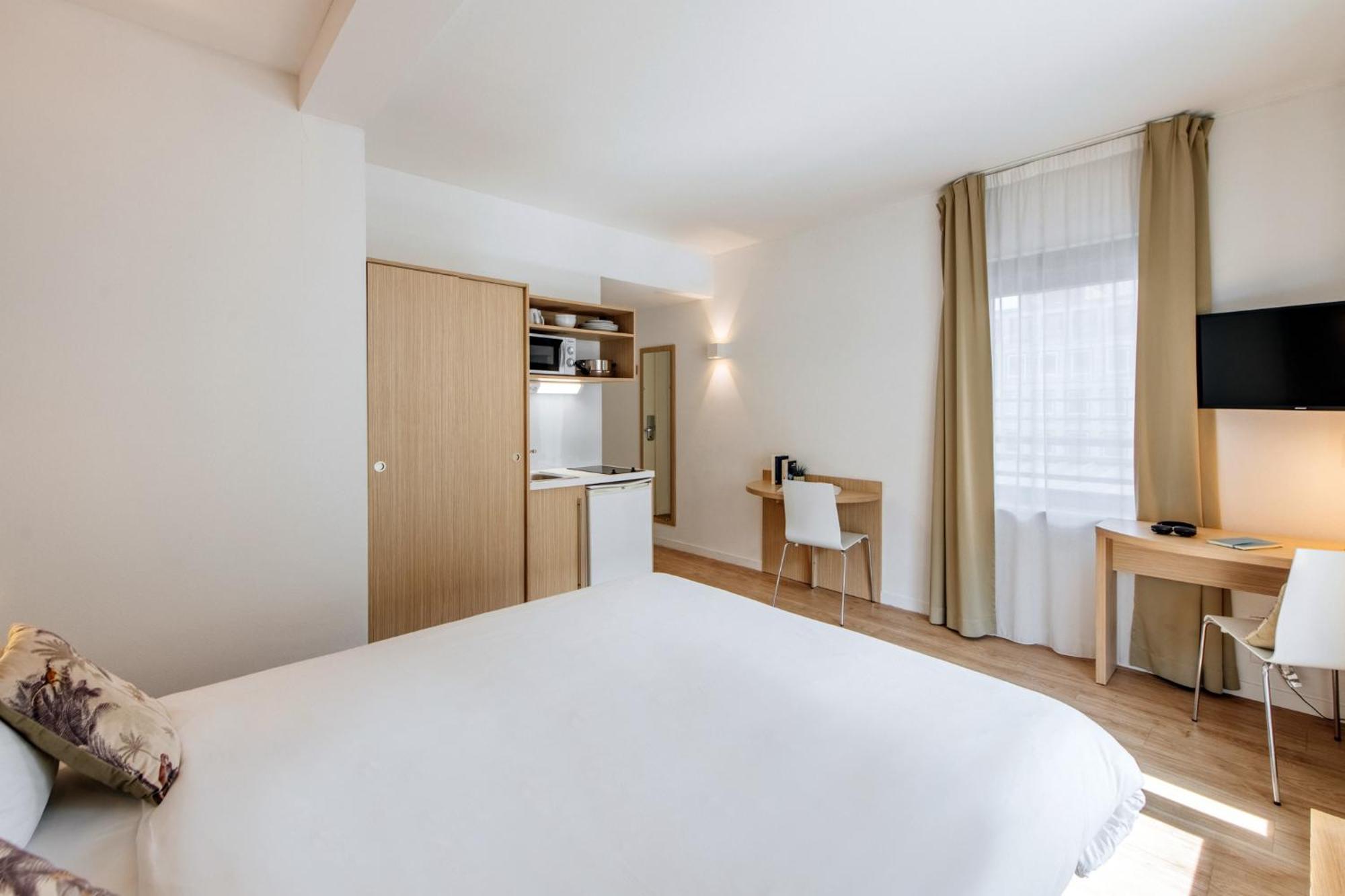 Studio (2 Adults)