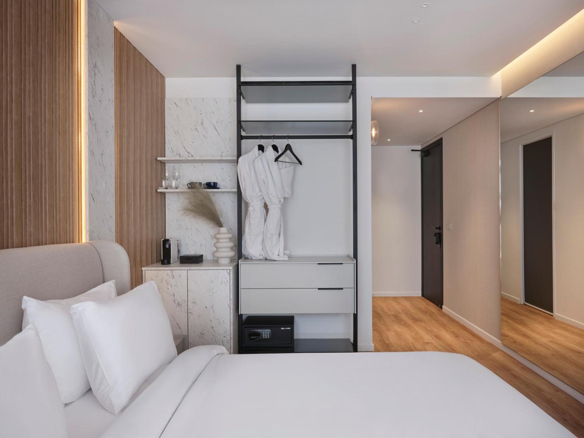 Superior King Room