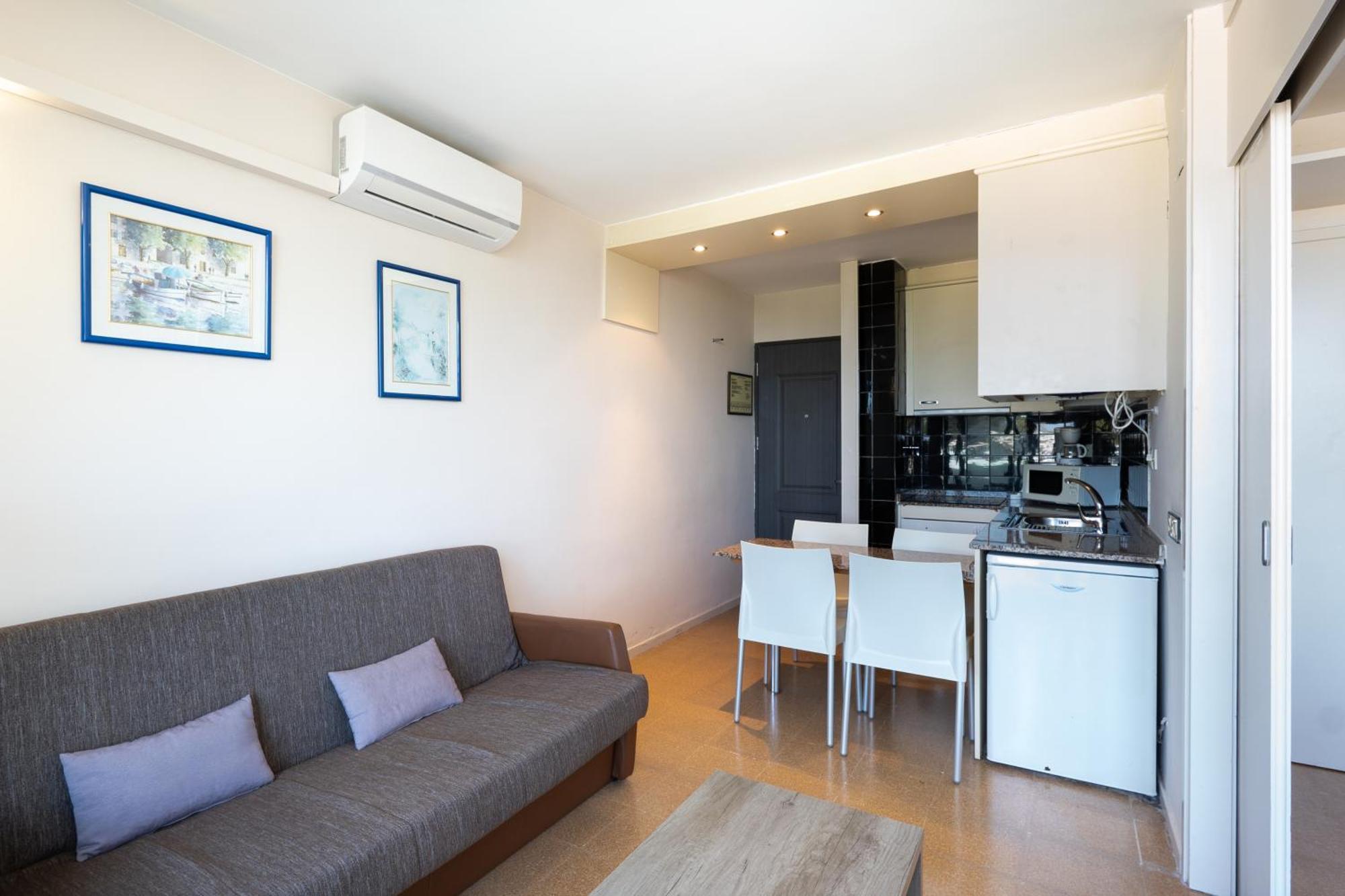 One-Bedroom Economy Apartment up to 10 years old