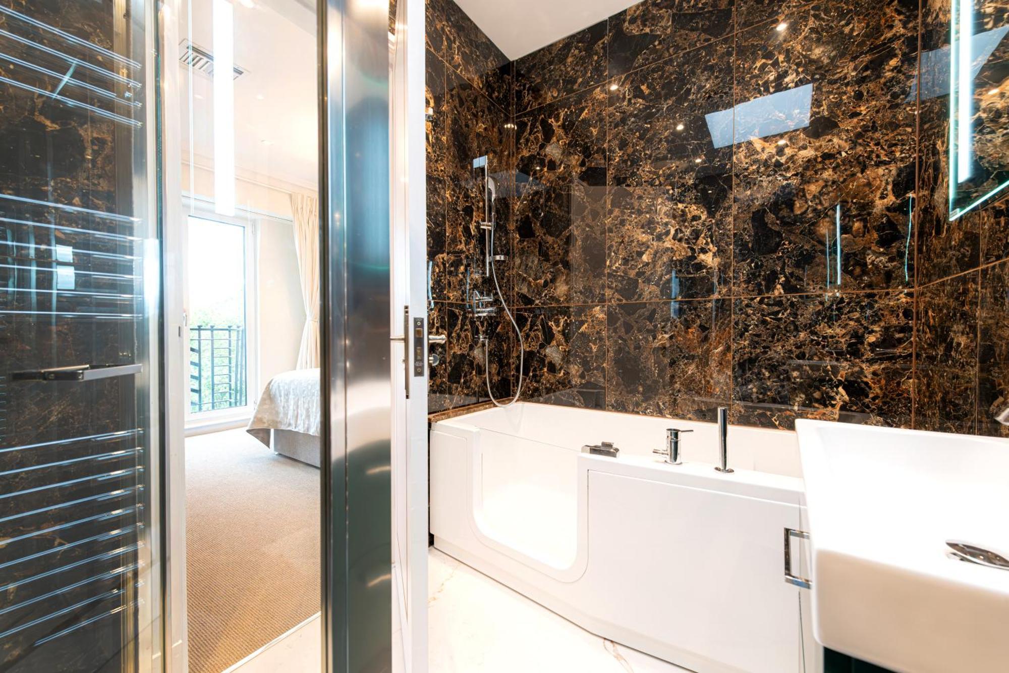 Four-Bedroom Penthouse Apartment,1616889841:JPEG