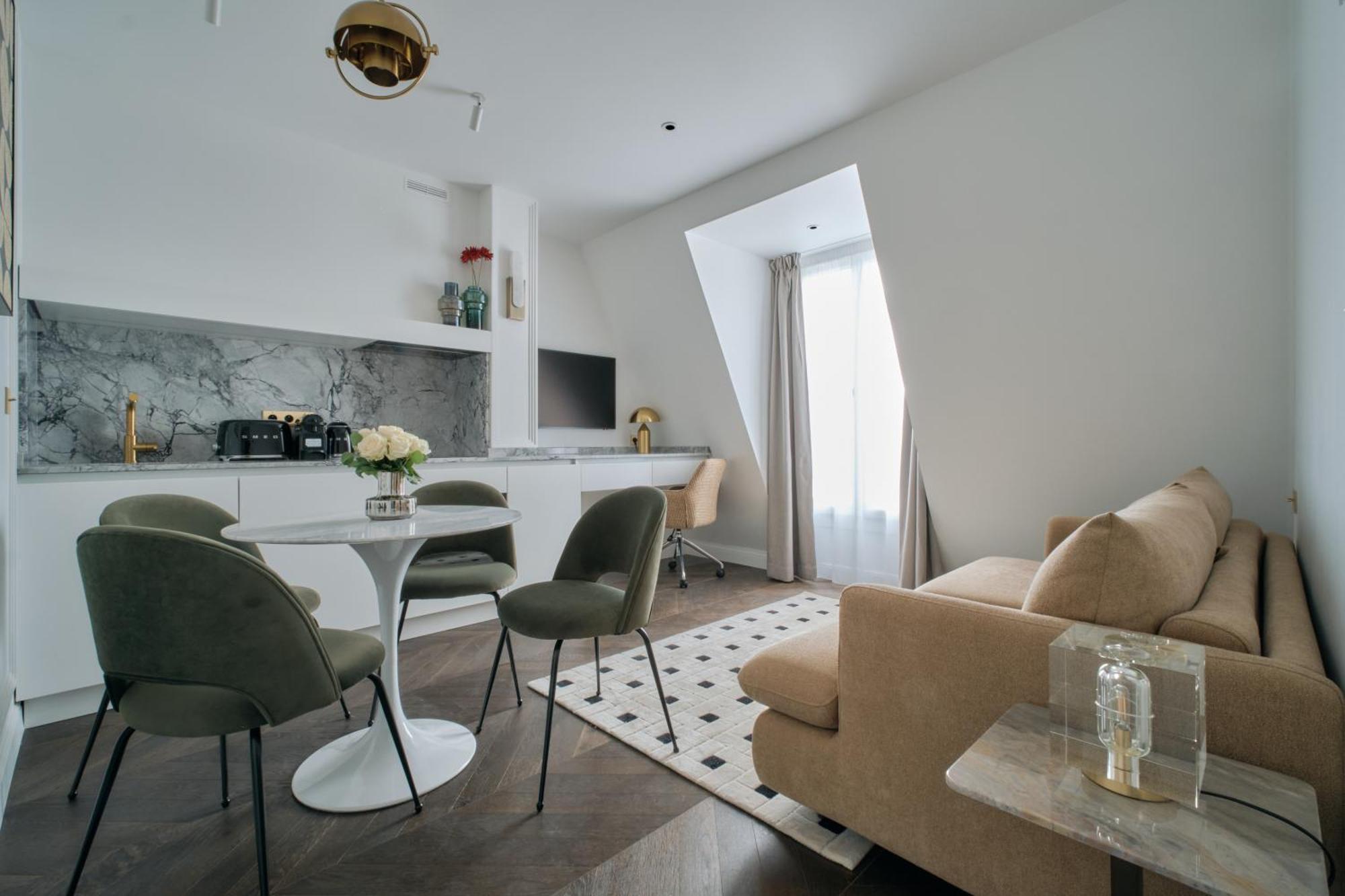 Deluxe Ferienwohnung 601 mit 1 Schlafzimmer und Stadtblick
