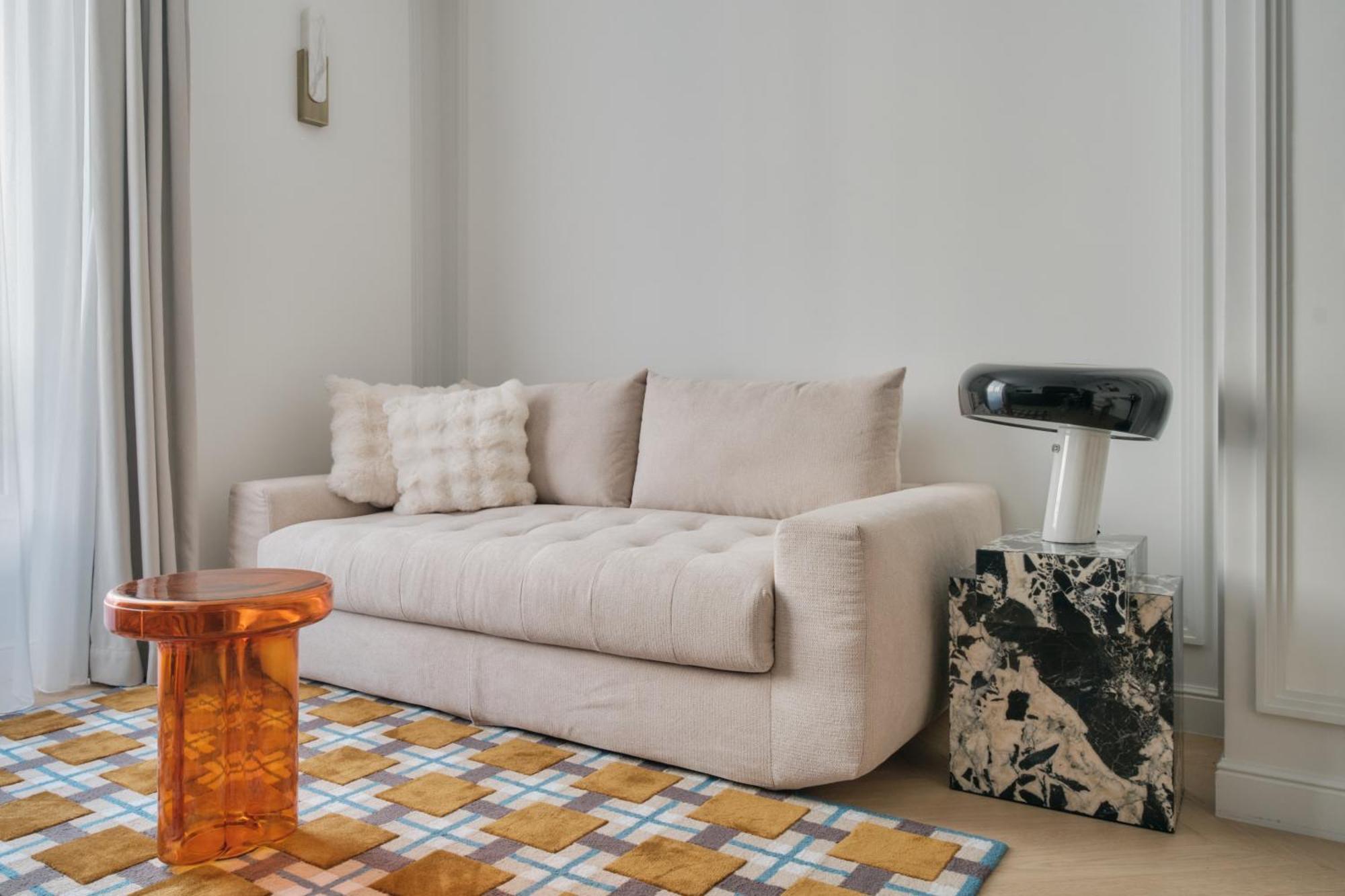 Deluxe One-Bedroom Apartment with City View 301,1621337401:JPEG