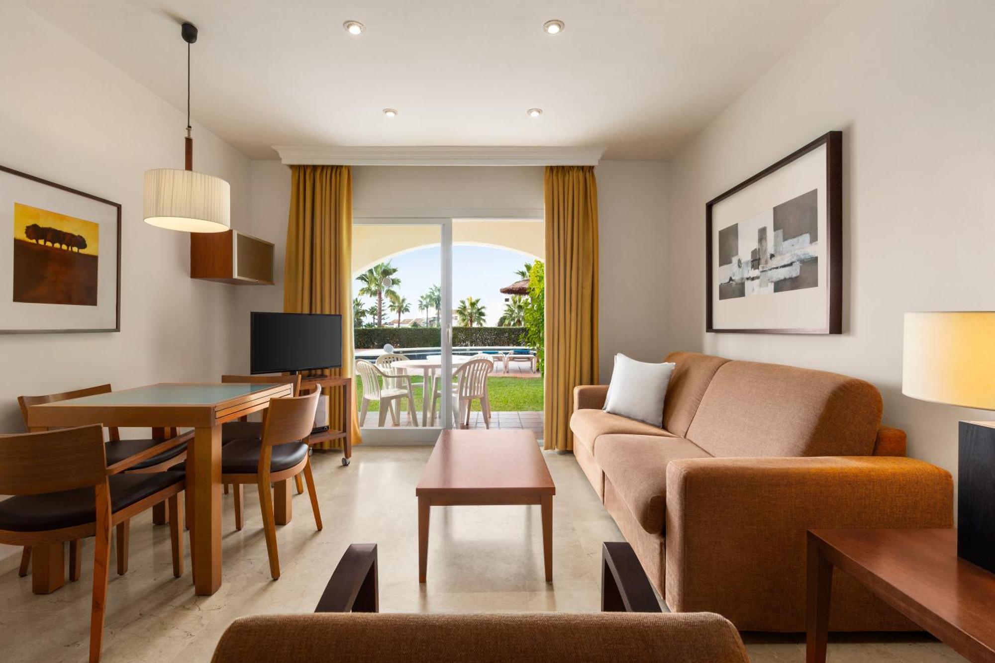 Premium Two Bedroom Apartment Sea View