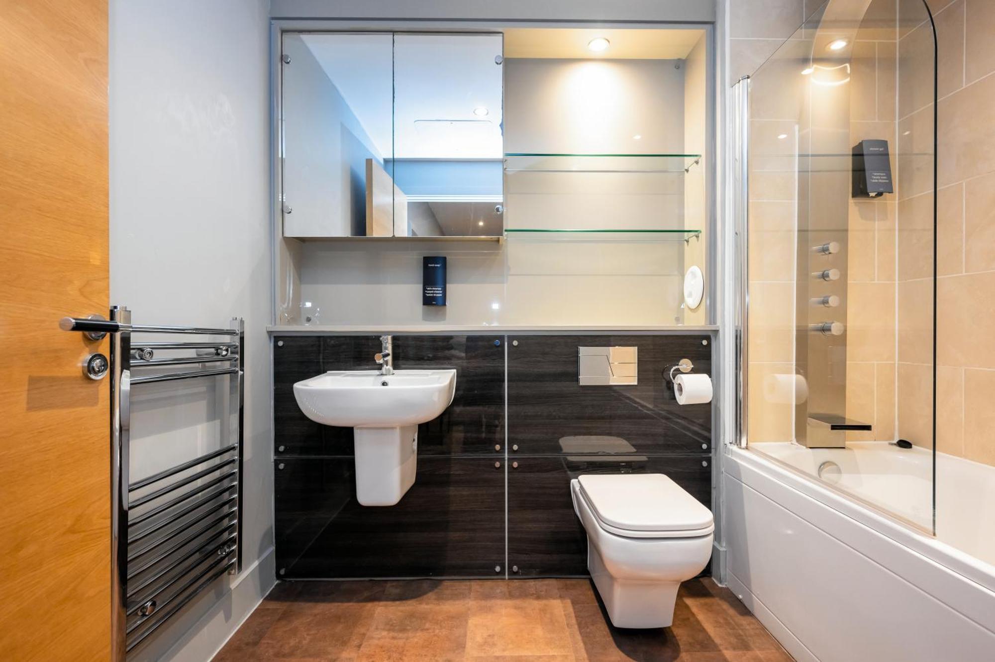 One-Bedroom Apartment (3 Adults),1646342881:JPEG