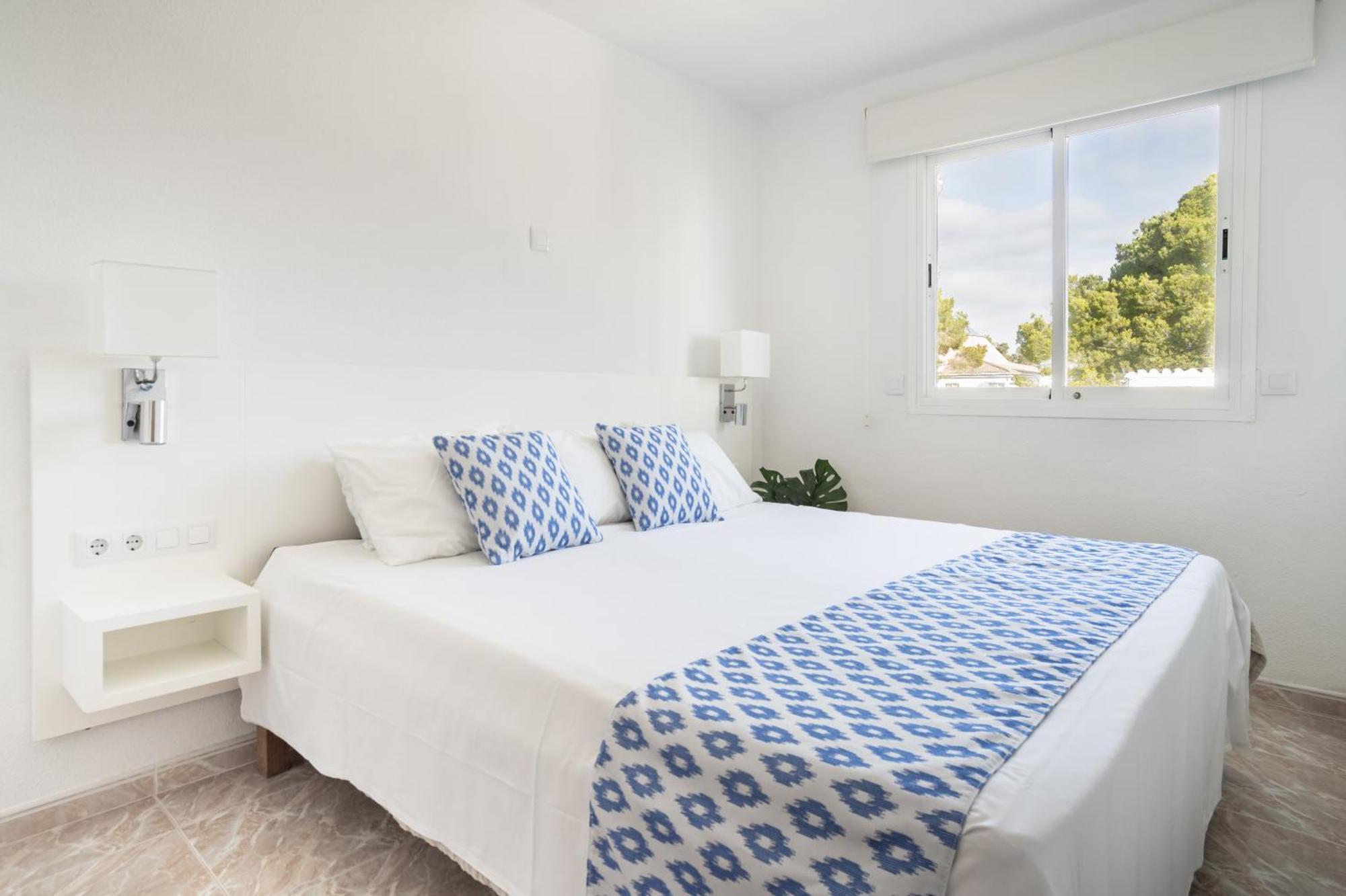 One-Bedroom Apartment Terrace Bonavida Pines