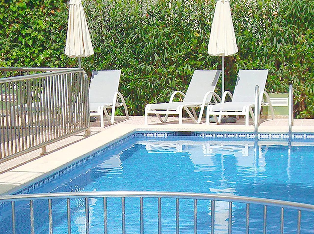 One-Bedroom Apartment Terrace Bonavida Pines