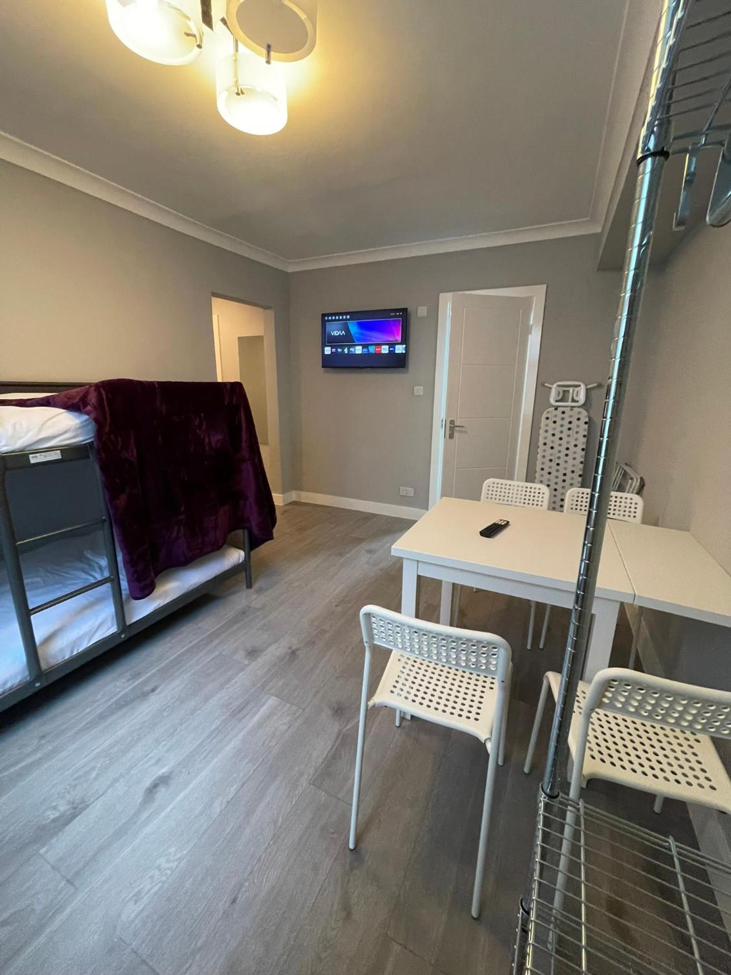 Basement Flat w/ Patio • Sleeps 4