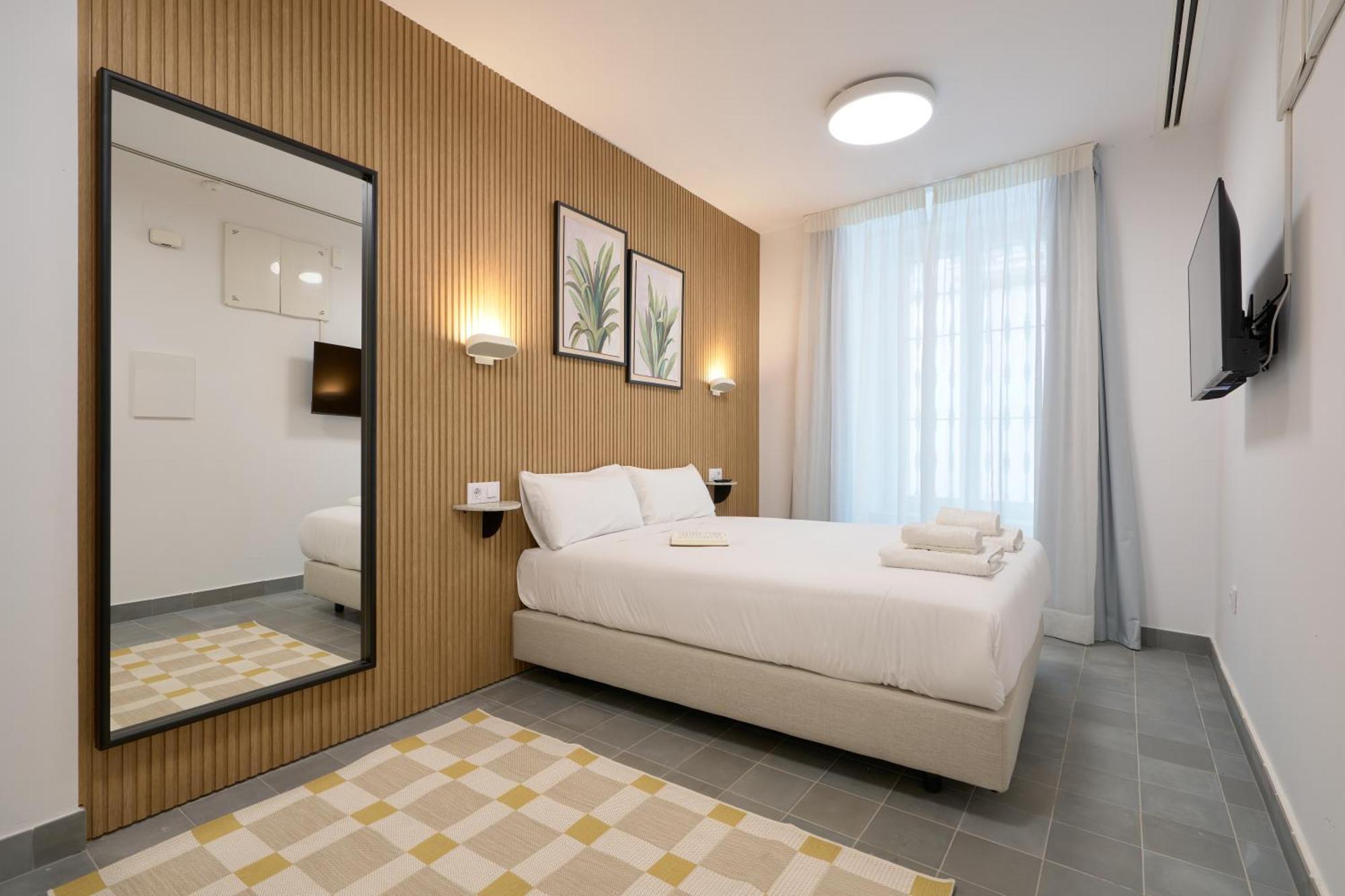 Studio Apartment with One Double Bed