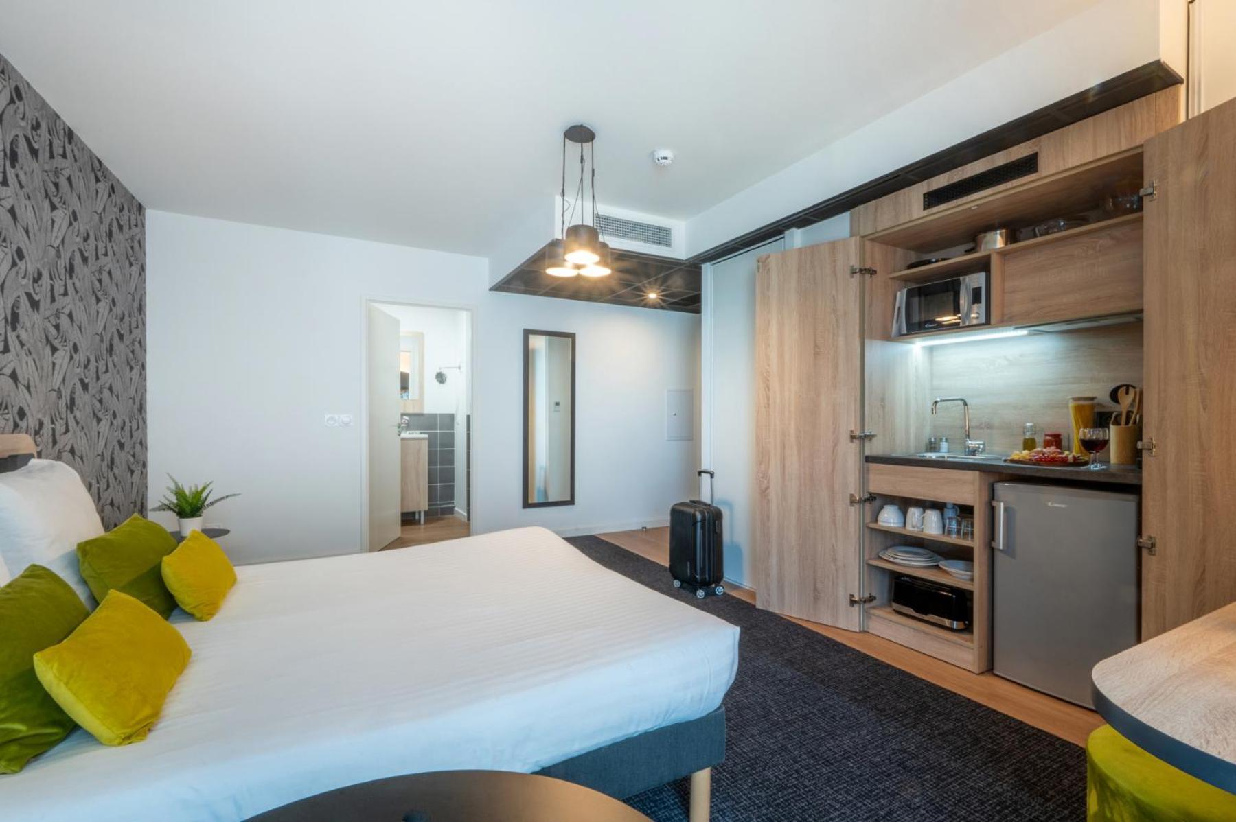 Studio,1639373274:JPEG