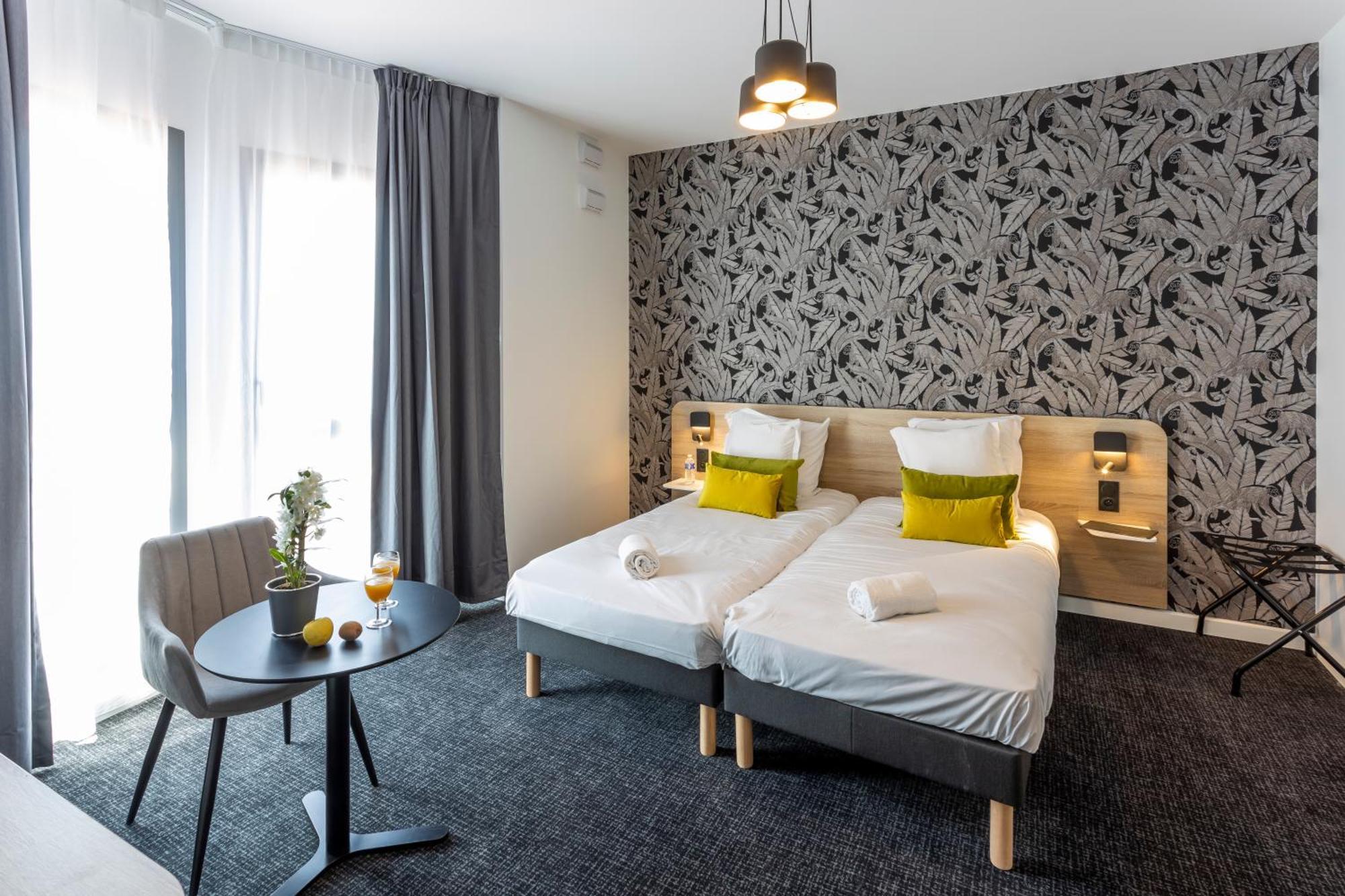 Twin Room,1639373294:JPEG