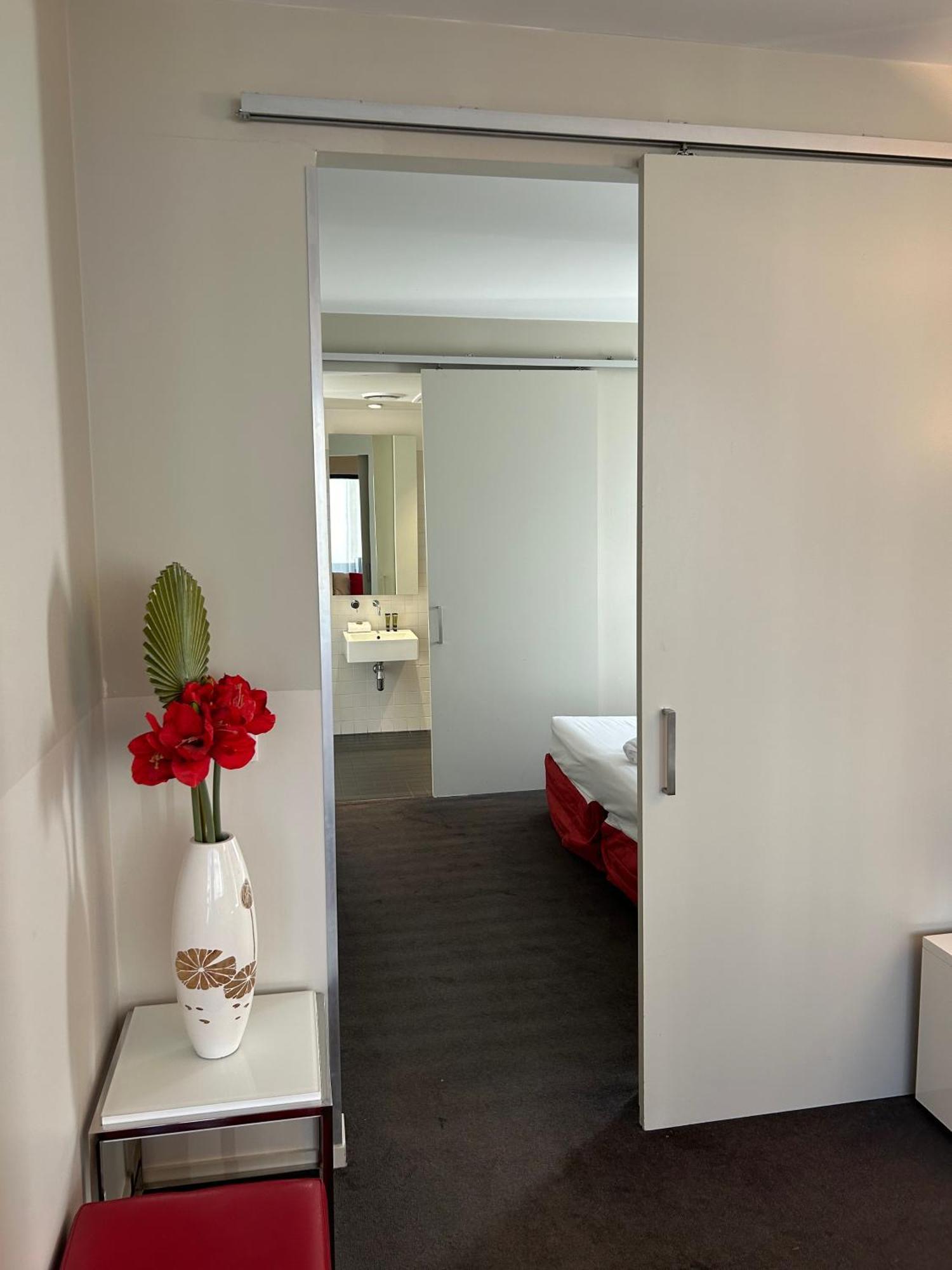 One-Bedroom Apartment,1639531974:JPEG