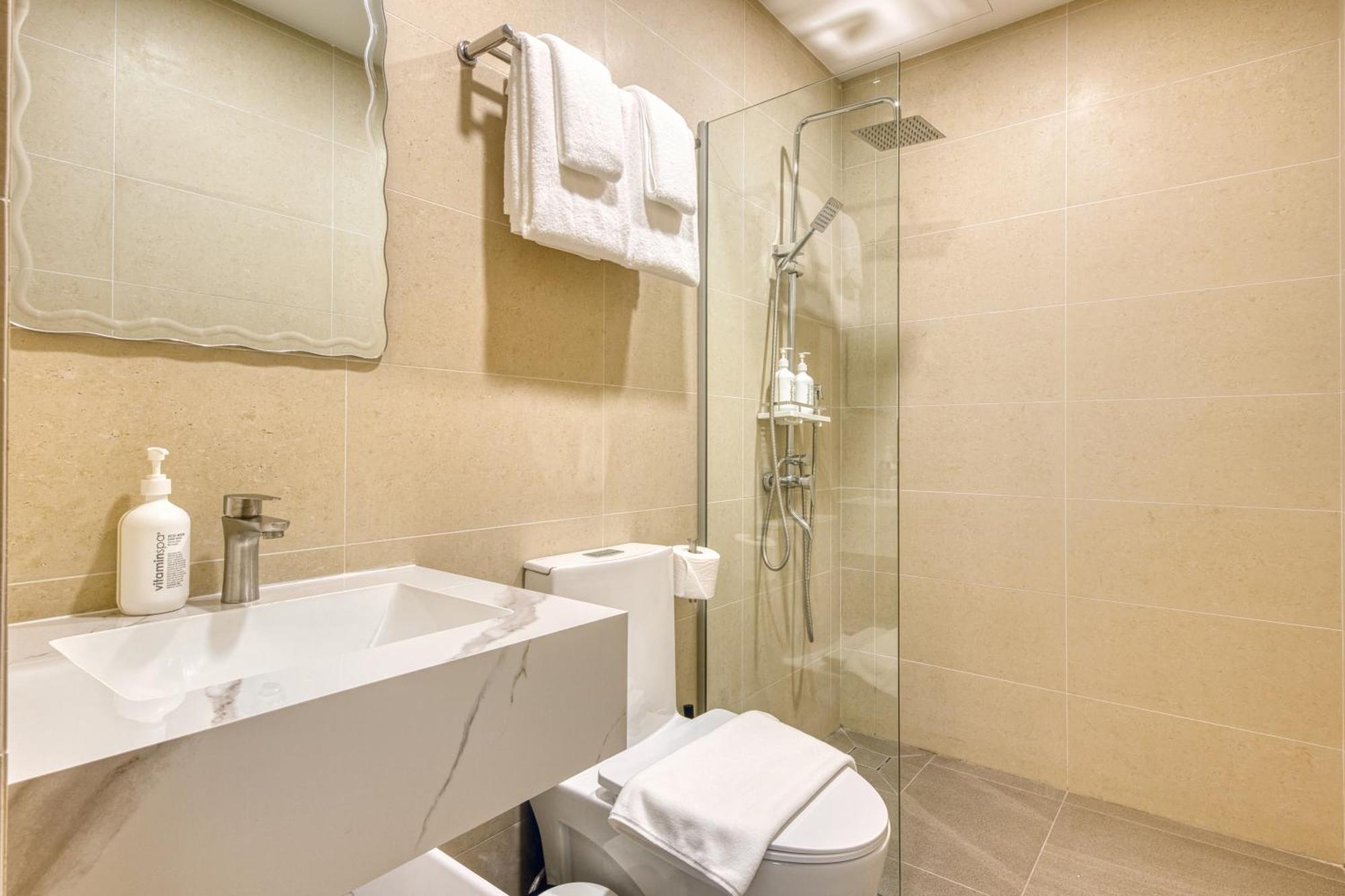 Deluxe Room,1641939227:JPEG