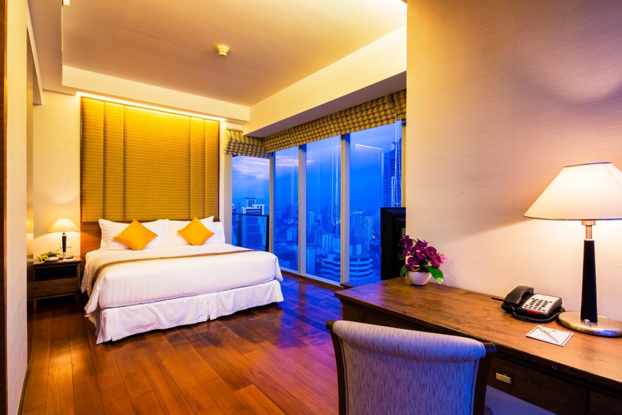 Two-Bedroom Premier with Park View