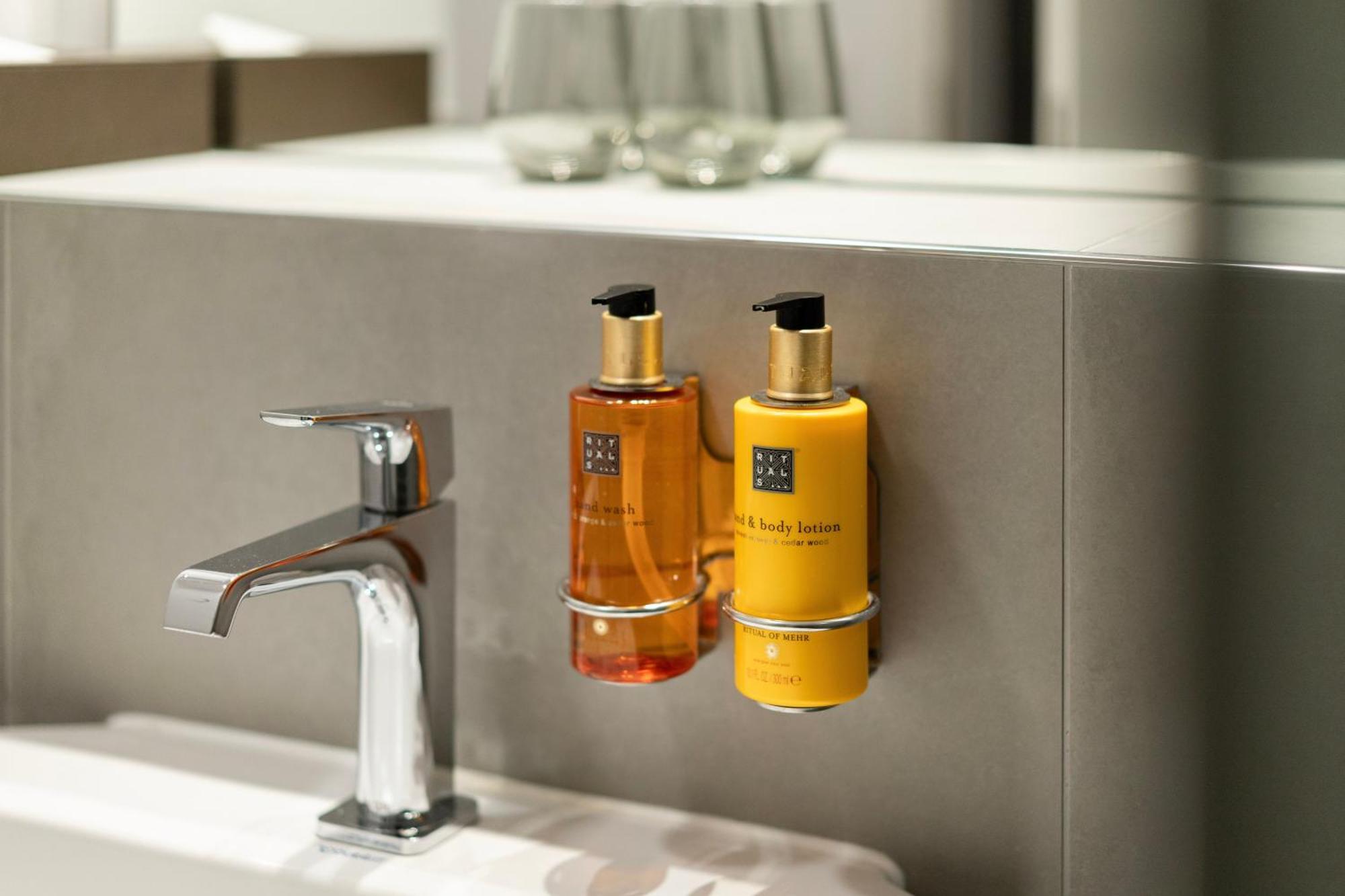 Studio for Two with Double Bed,1642365016:JPEG