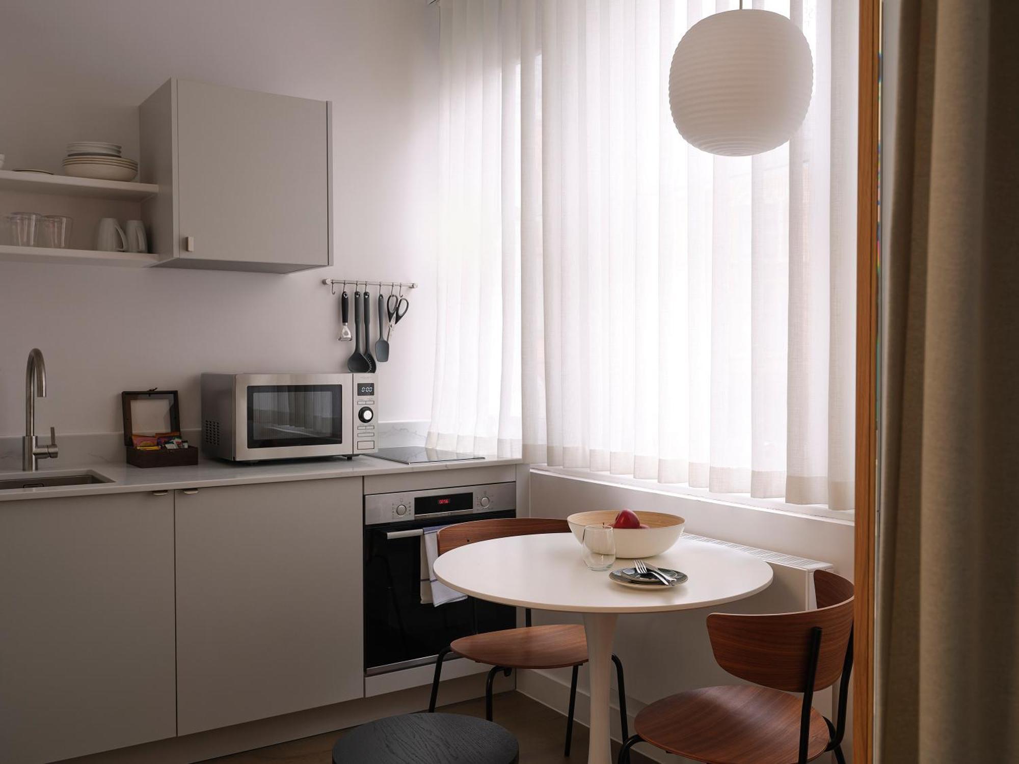 Superior One-Bedroom Apartment (4 Adults)