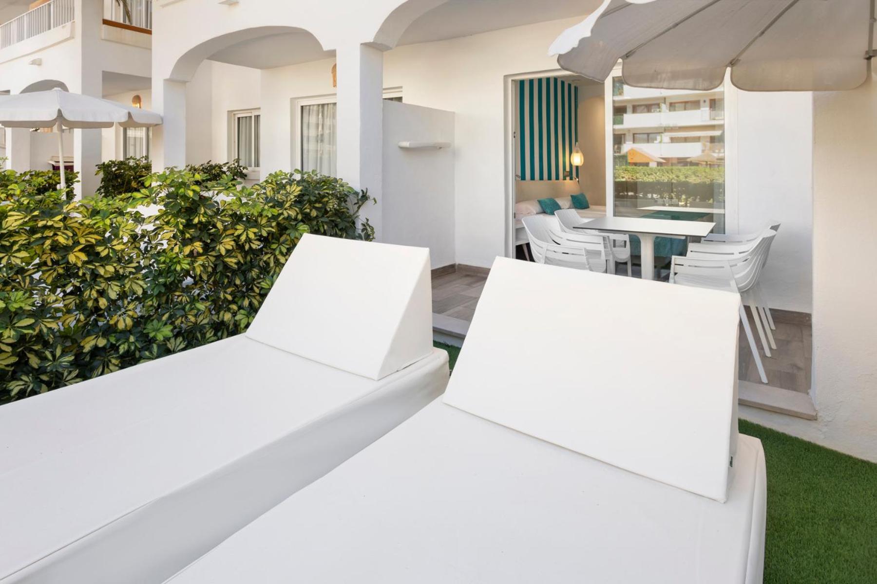 Premium Double Room Private Garden