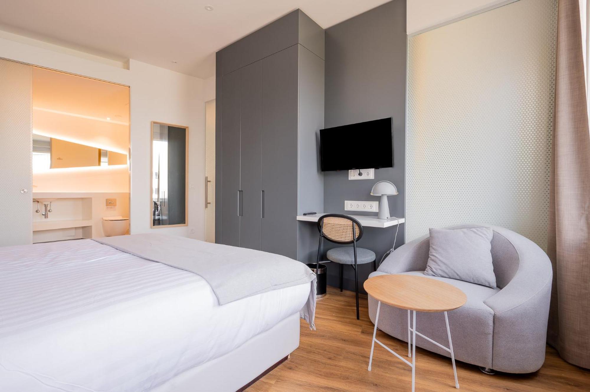 One-Bedroom Economy Suite