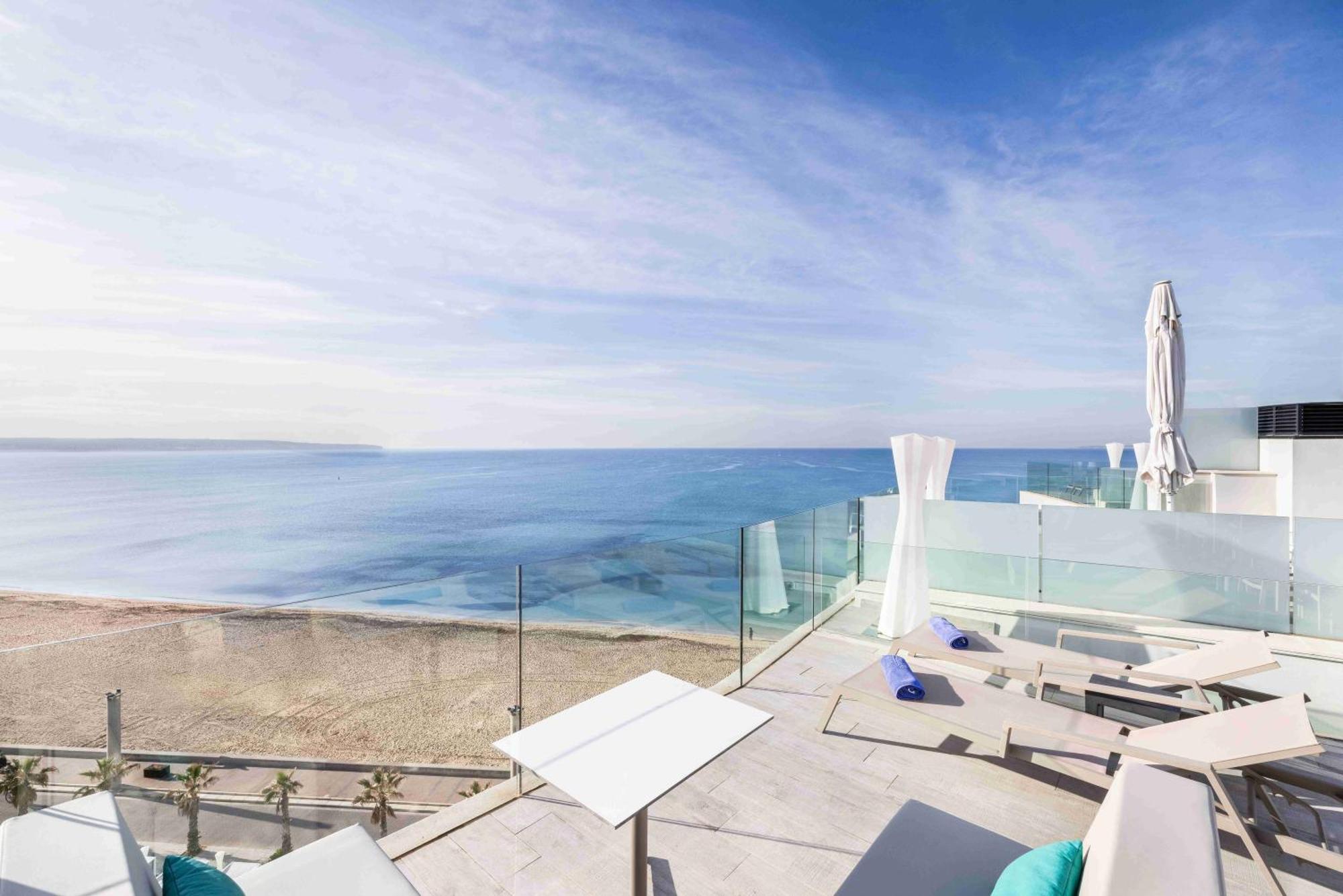 Deluxe Penthouse Apartment Sea View