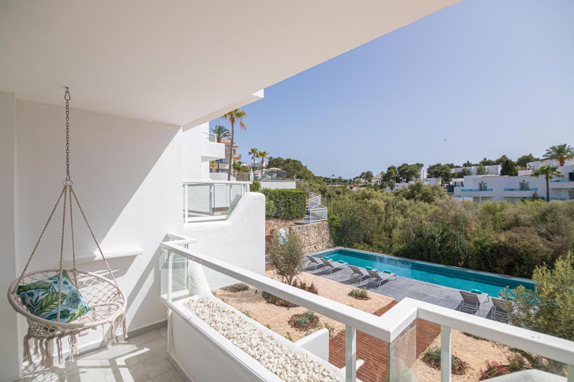 Superior Apartment Pool Access