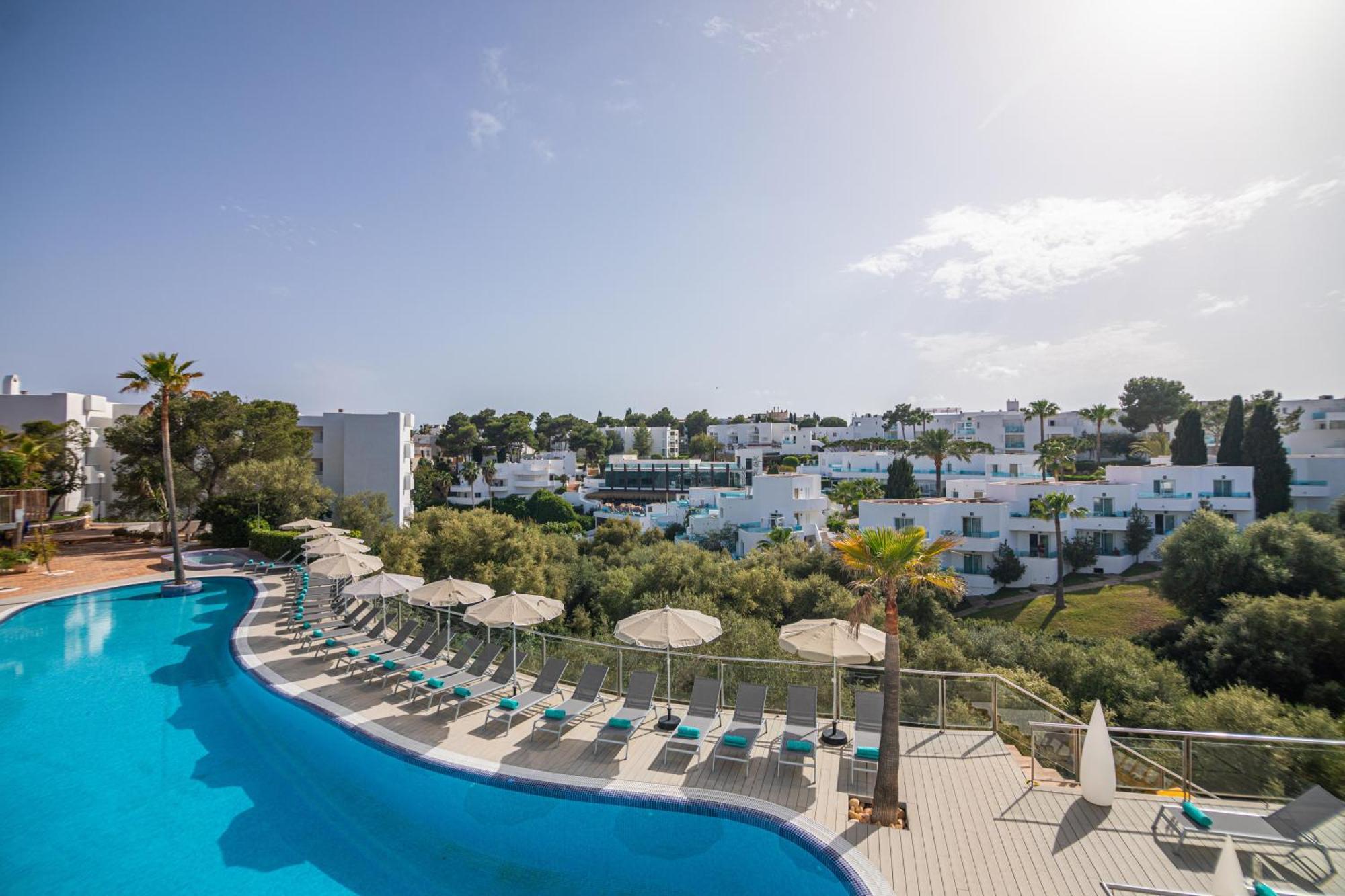 Superior Apartment Pool View