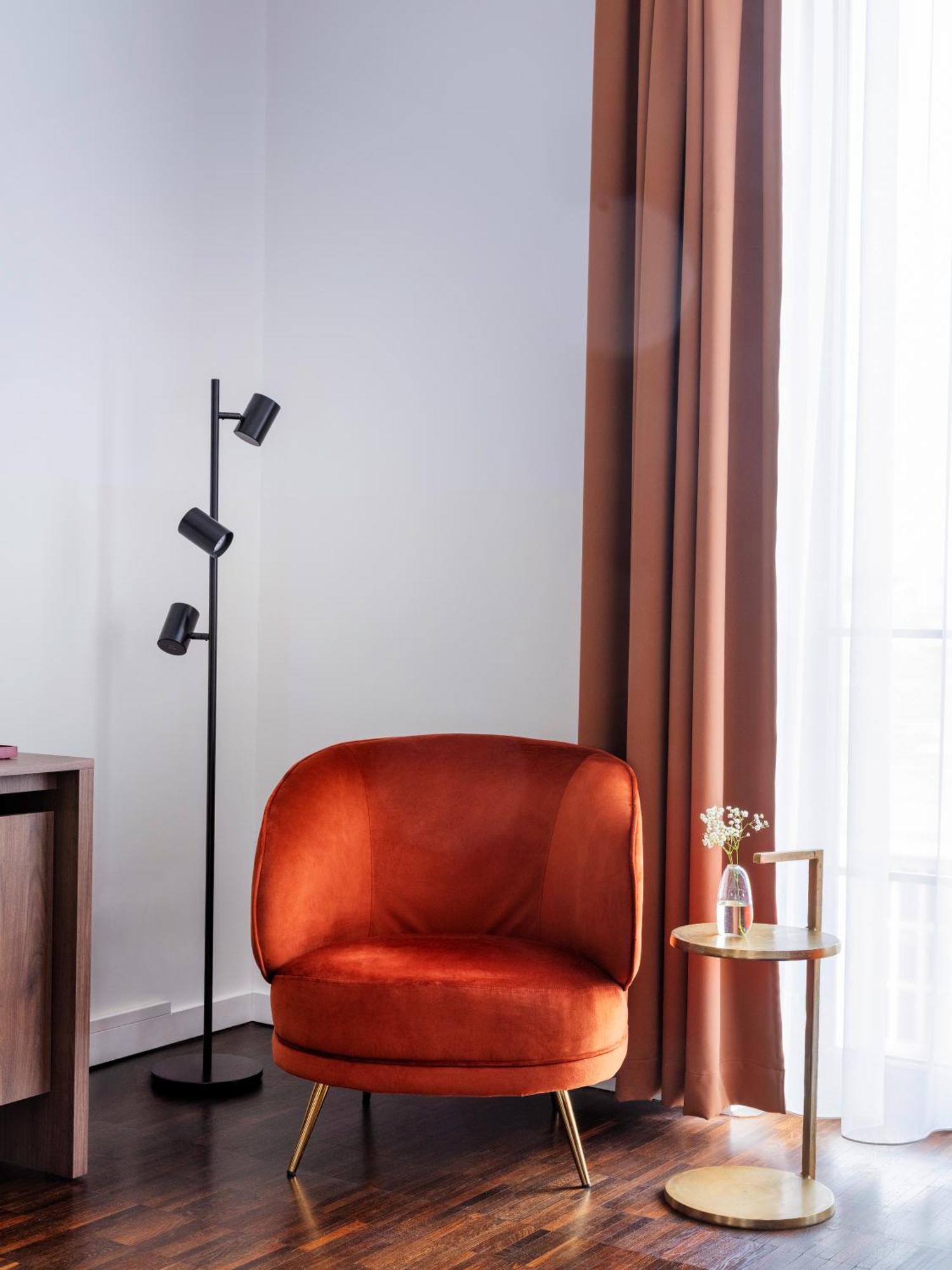 Large Room,1658755979:JPEG