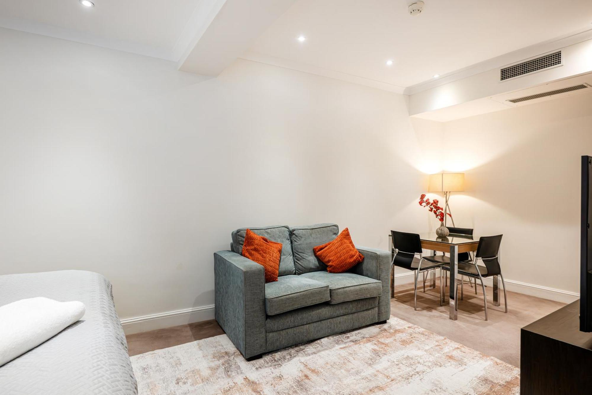 Studio Apartment