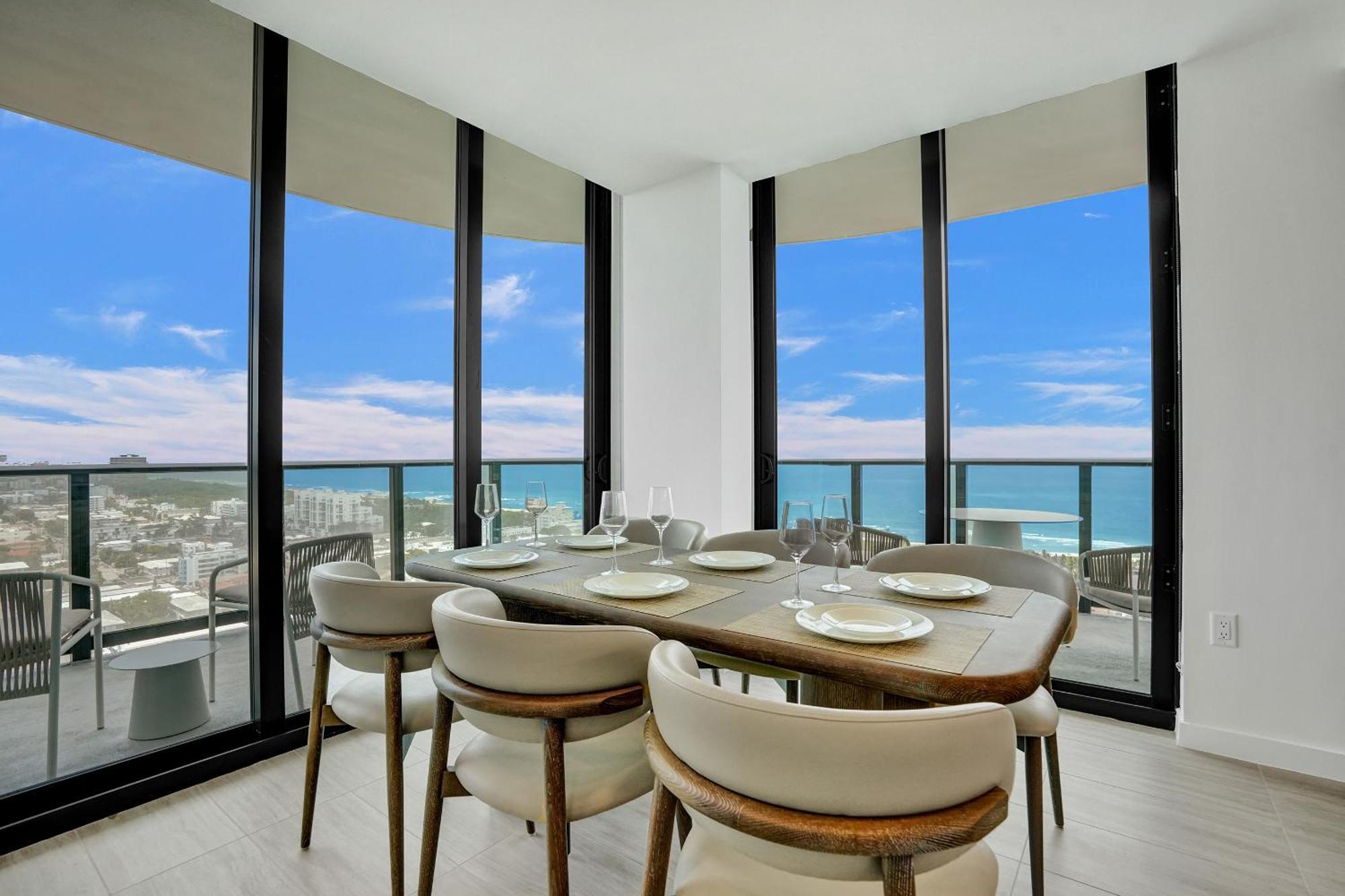 Four-Bedroom Apartment with Balcony,1670233962:JPEG