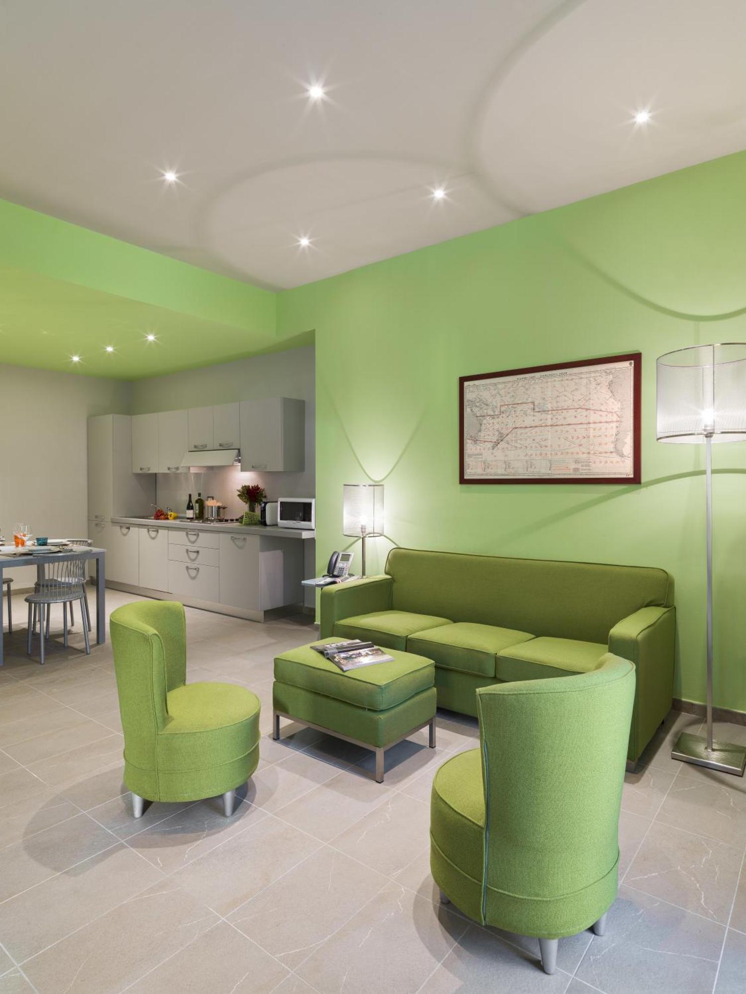 Deluxe Apartment