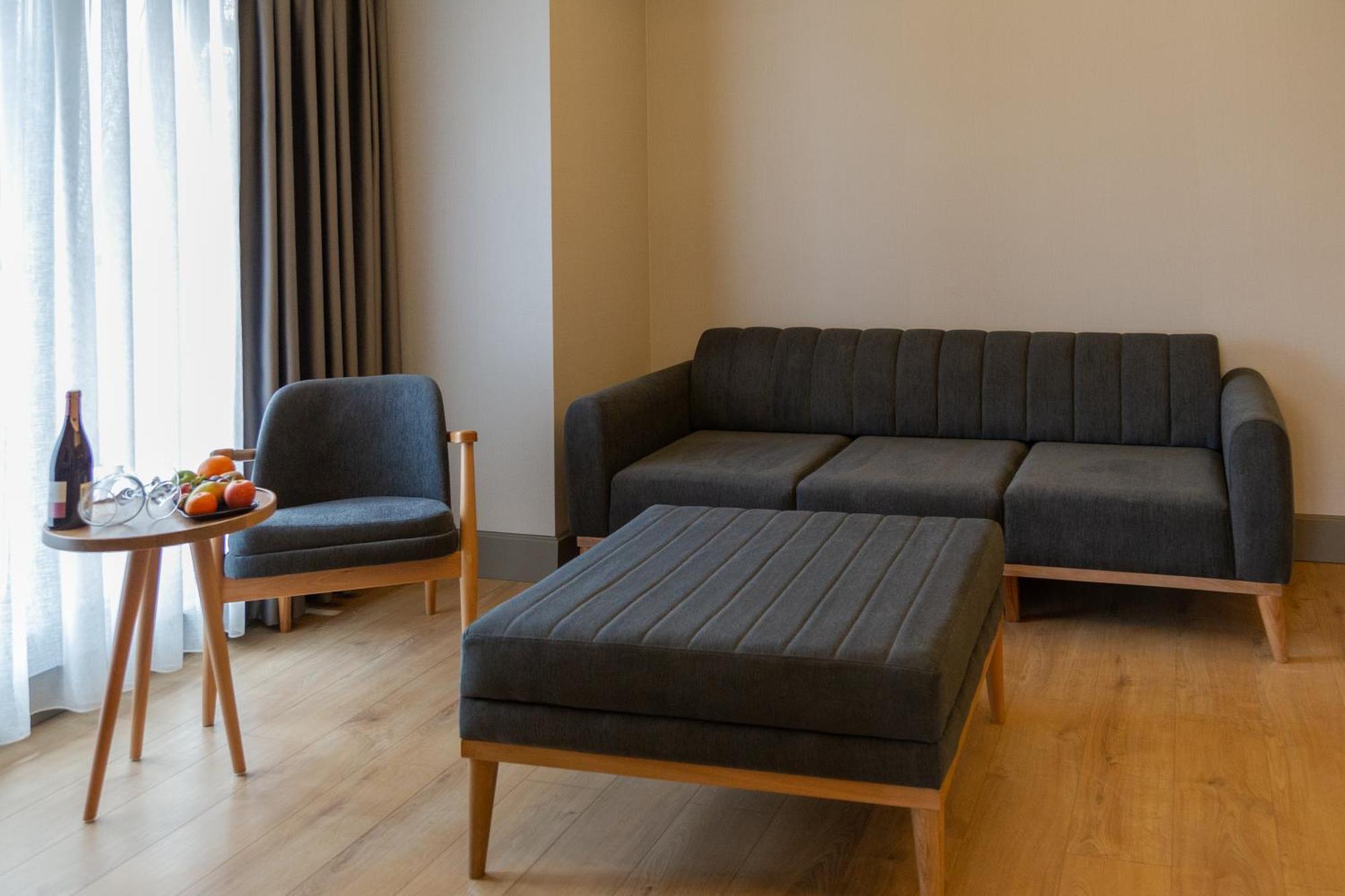 Two-Bedroom Apartment Balcony Terrace,1679053388:JPEG