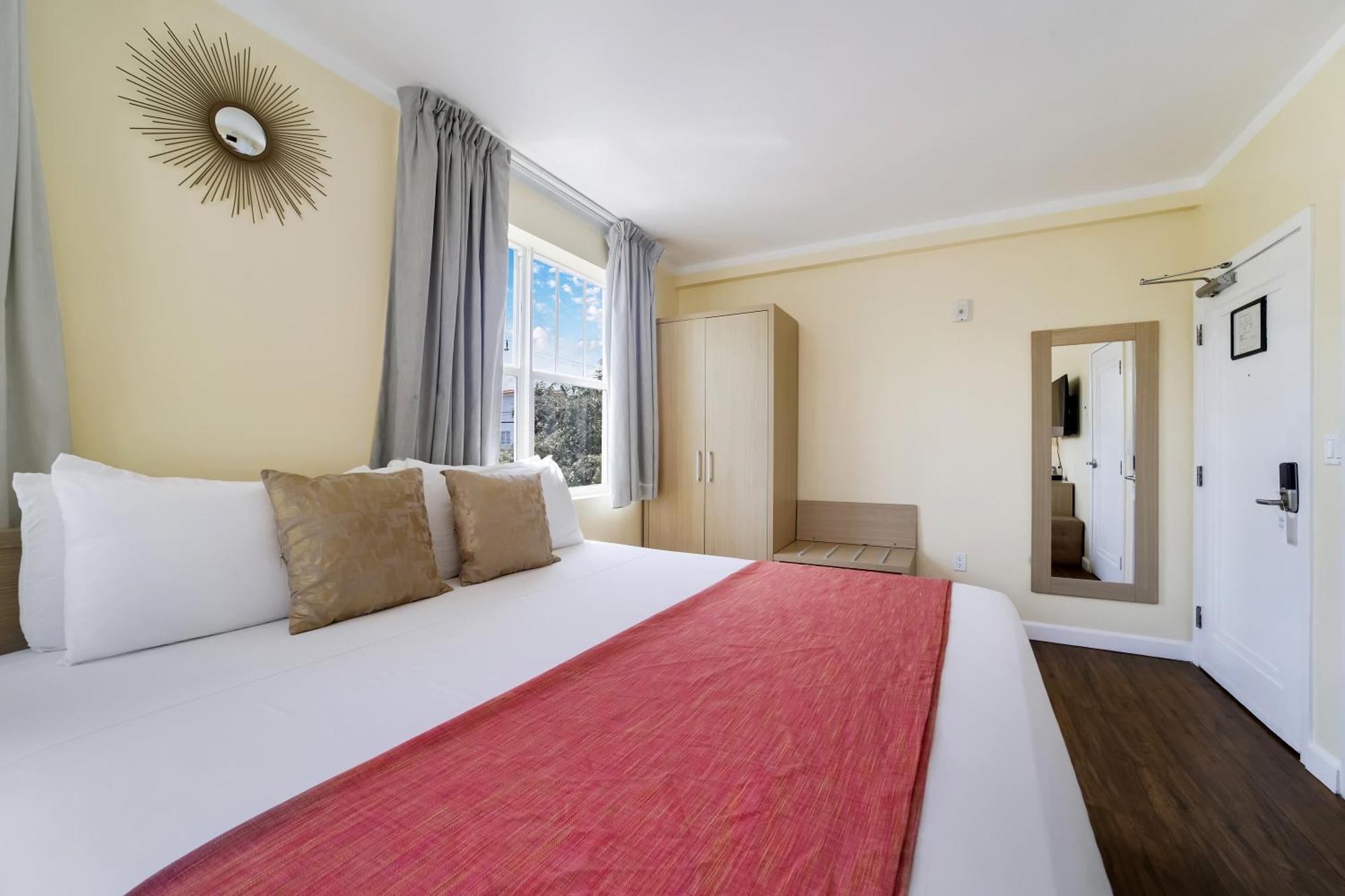 King Suite,1673450042:JPEG