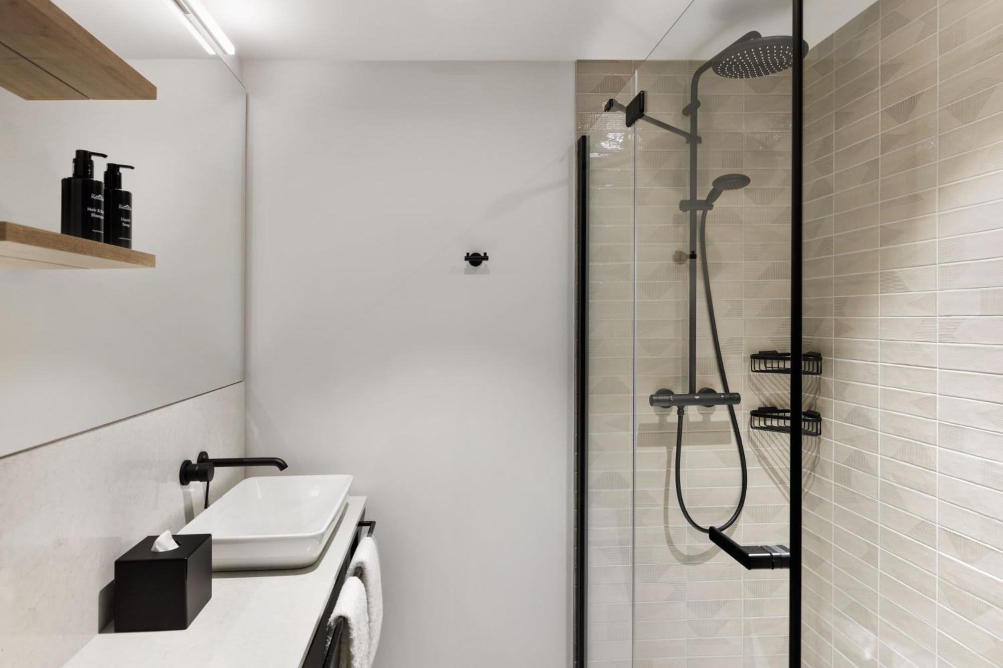 Family Studio Plus,1675101799:JPEG