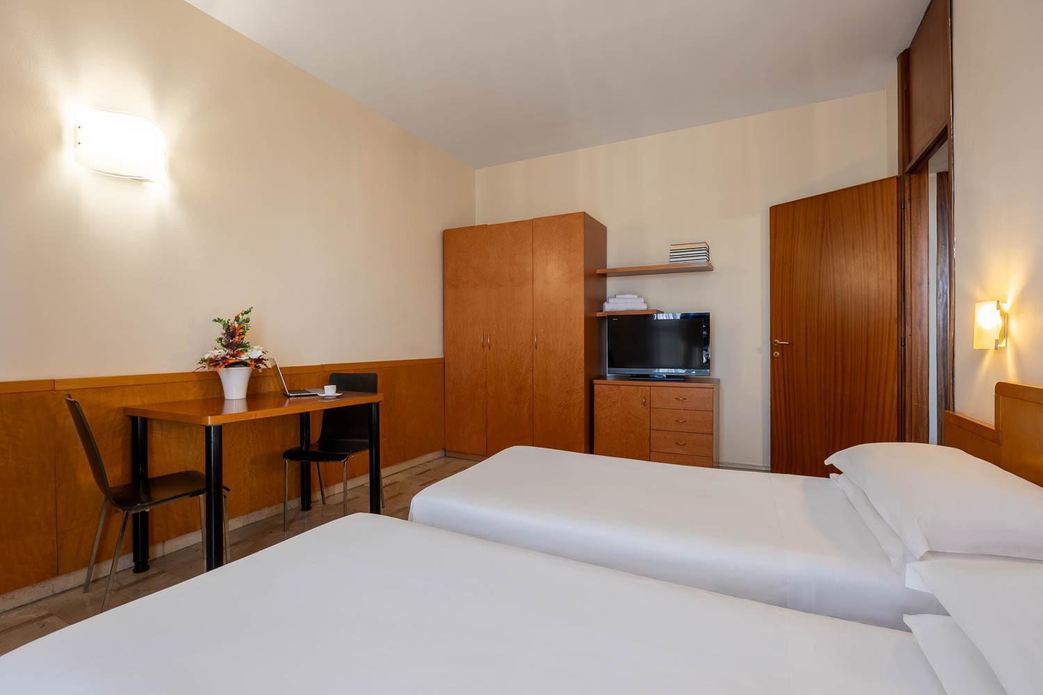 Twin Room with Kitchenette