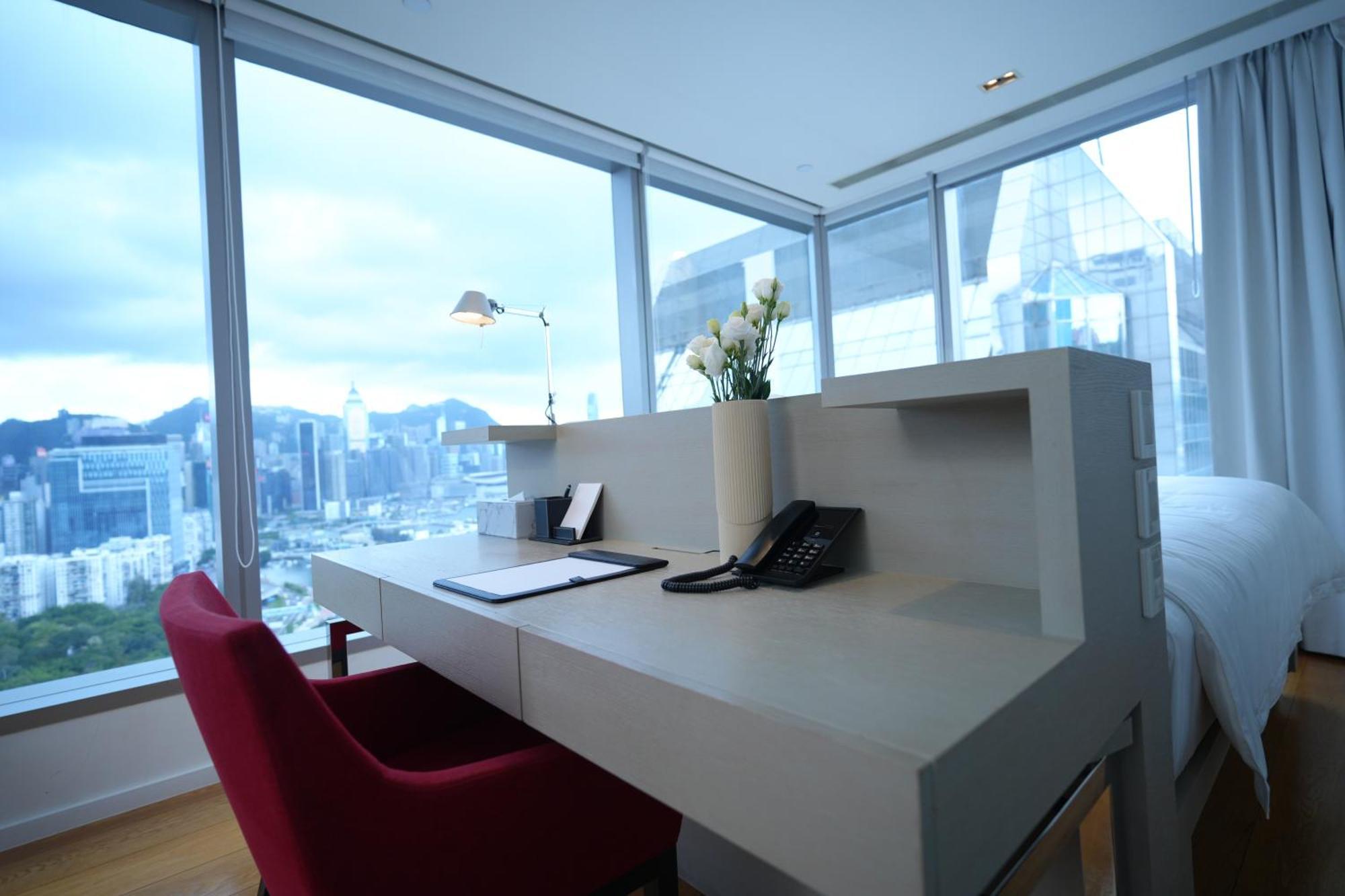 Deluxe Queen Suite with Harbour View,1683825560:JPEG