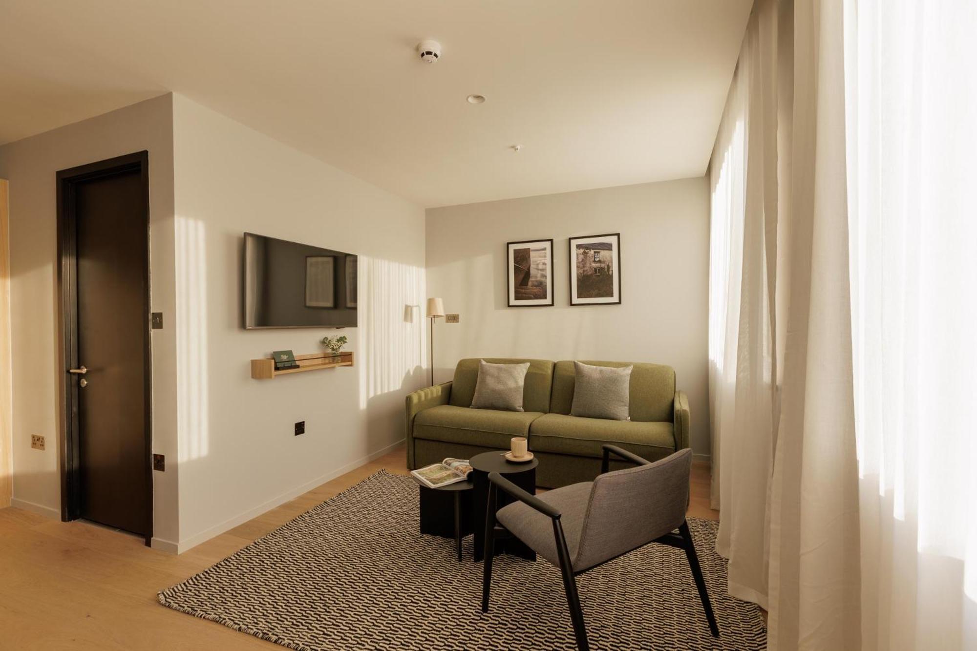 One-Bedroom Apartment
