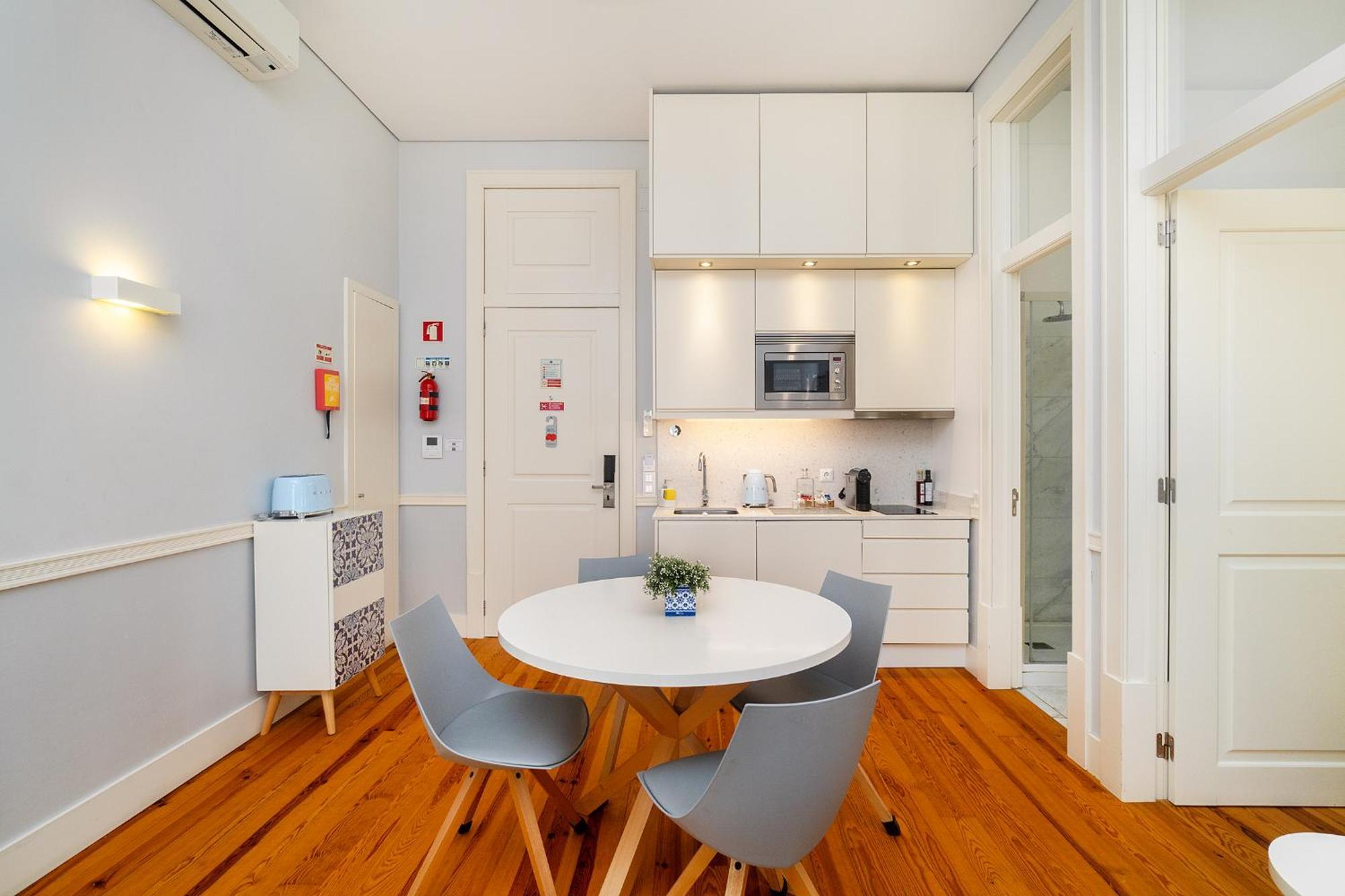 Superior One-Bedroom Apartment