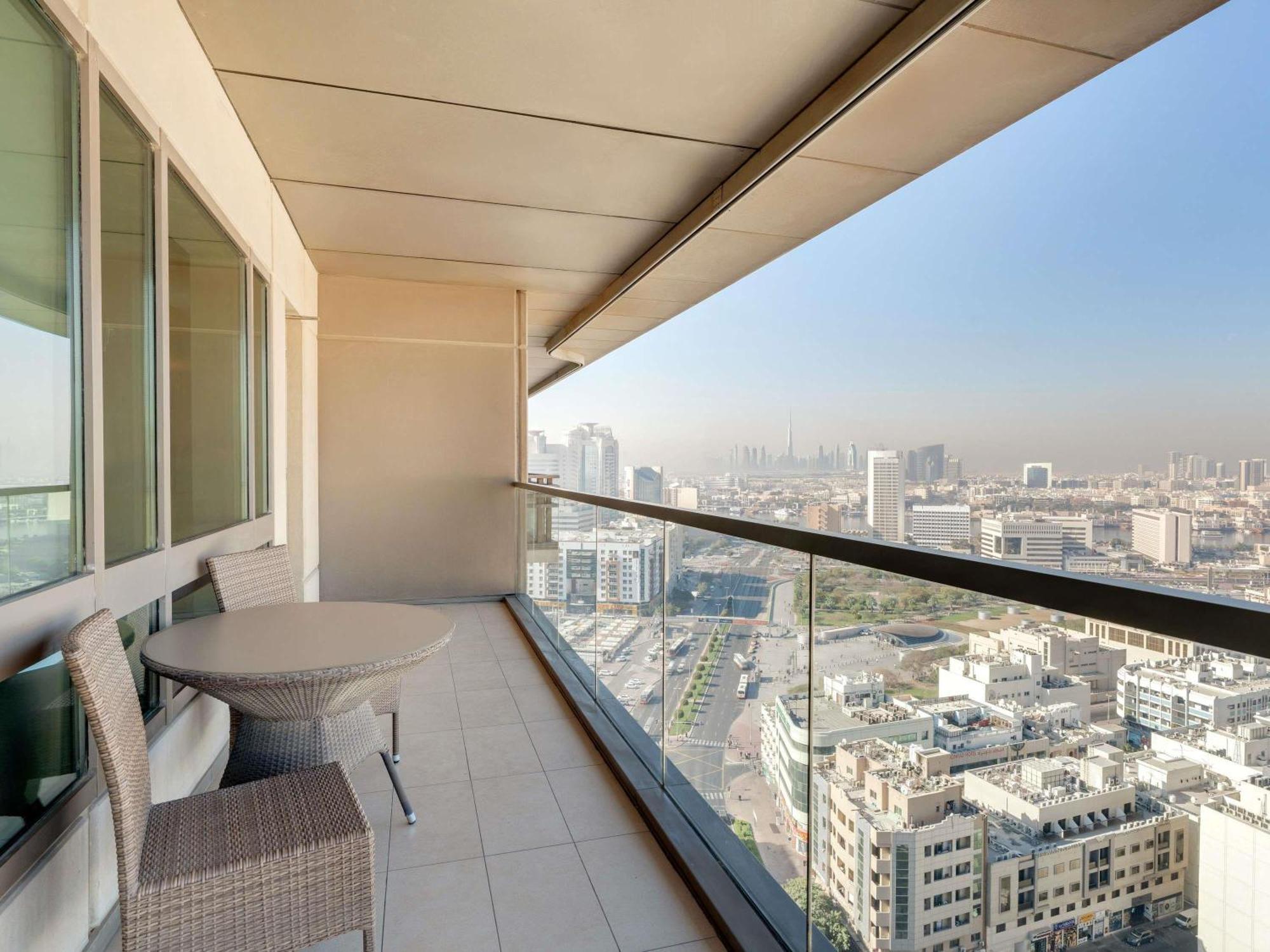 One-Bedroom Premium Apartment with Burj Khalifa and Creek View