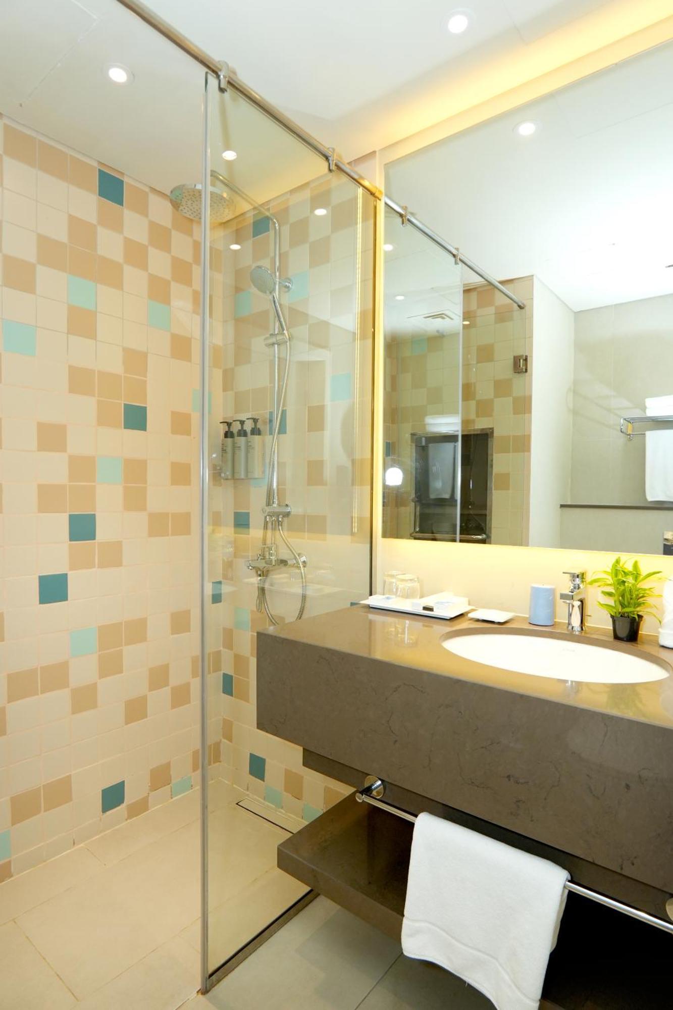 Premier Room with Balcony (Promenade and City View),1739684956:JPEG