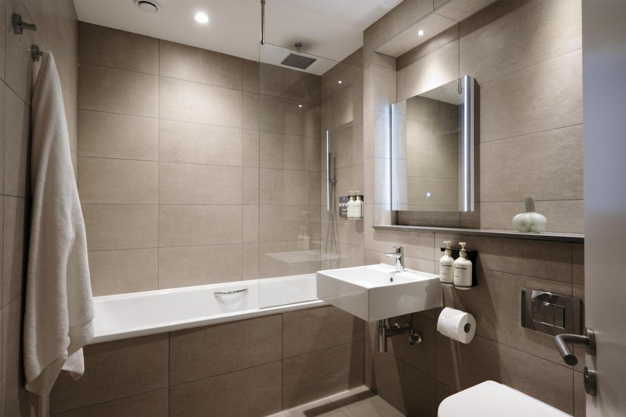 Studio Premier Room