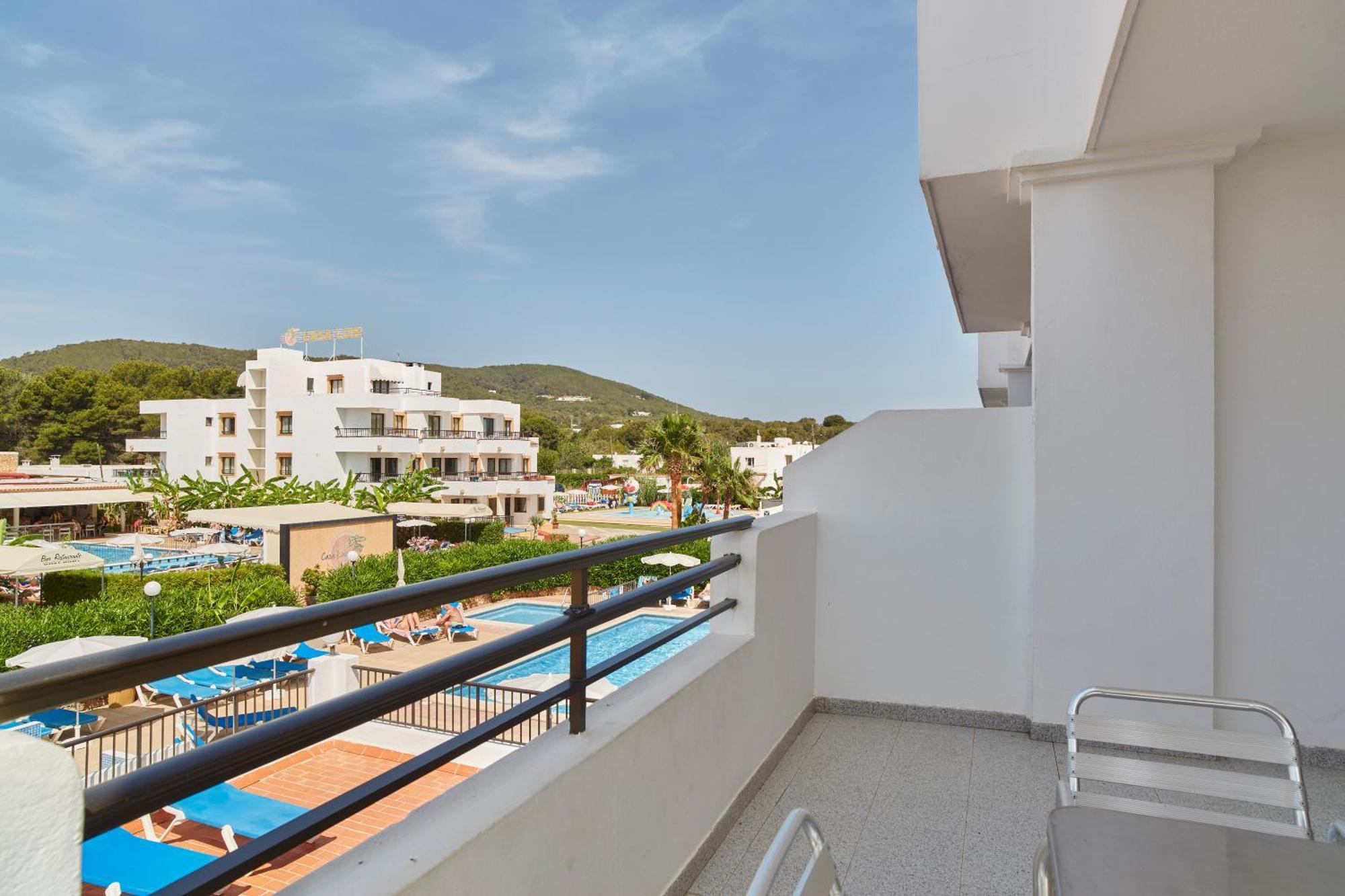 Premium One-Bedroom Apartment with Pool View