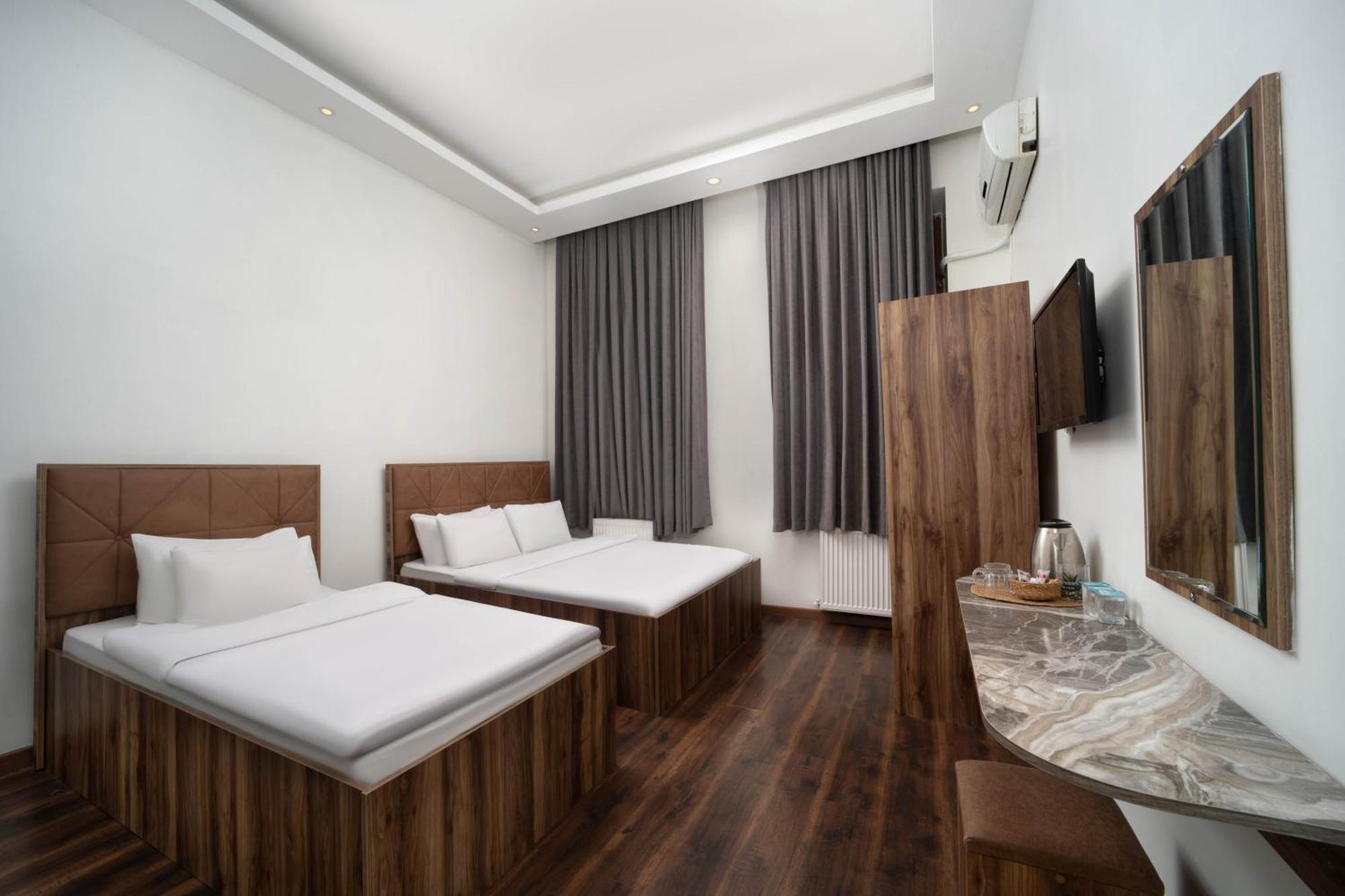 Deluxe Triple Room,1742800196:JPEG