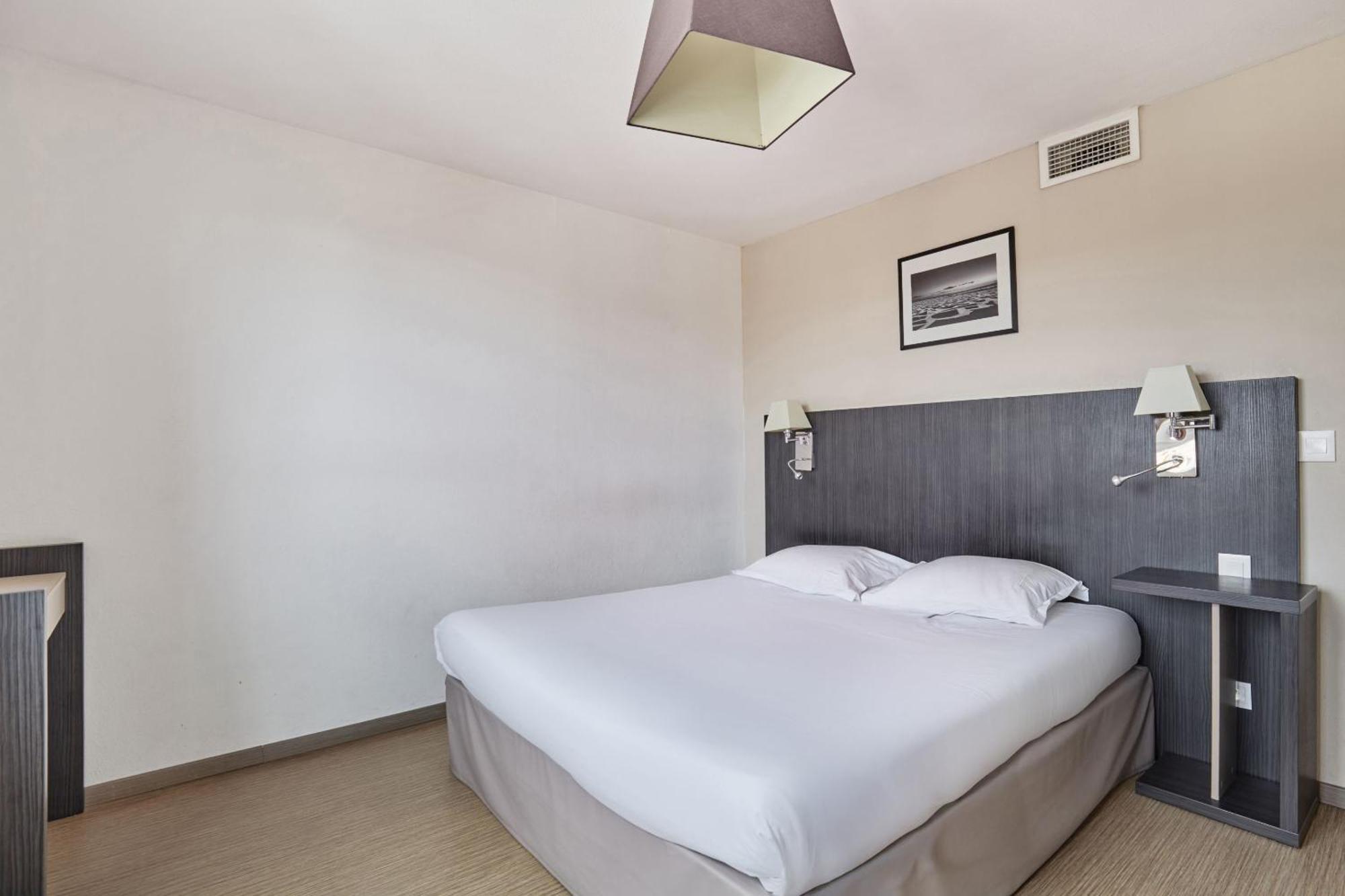 Two-Bedroom Apartment (6 Adults),1743022485:JPEG