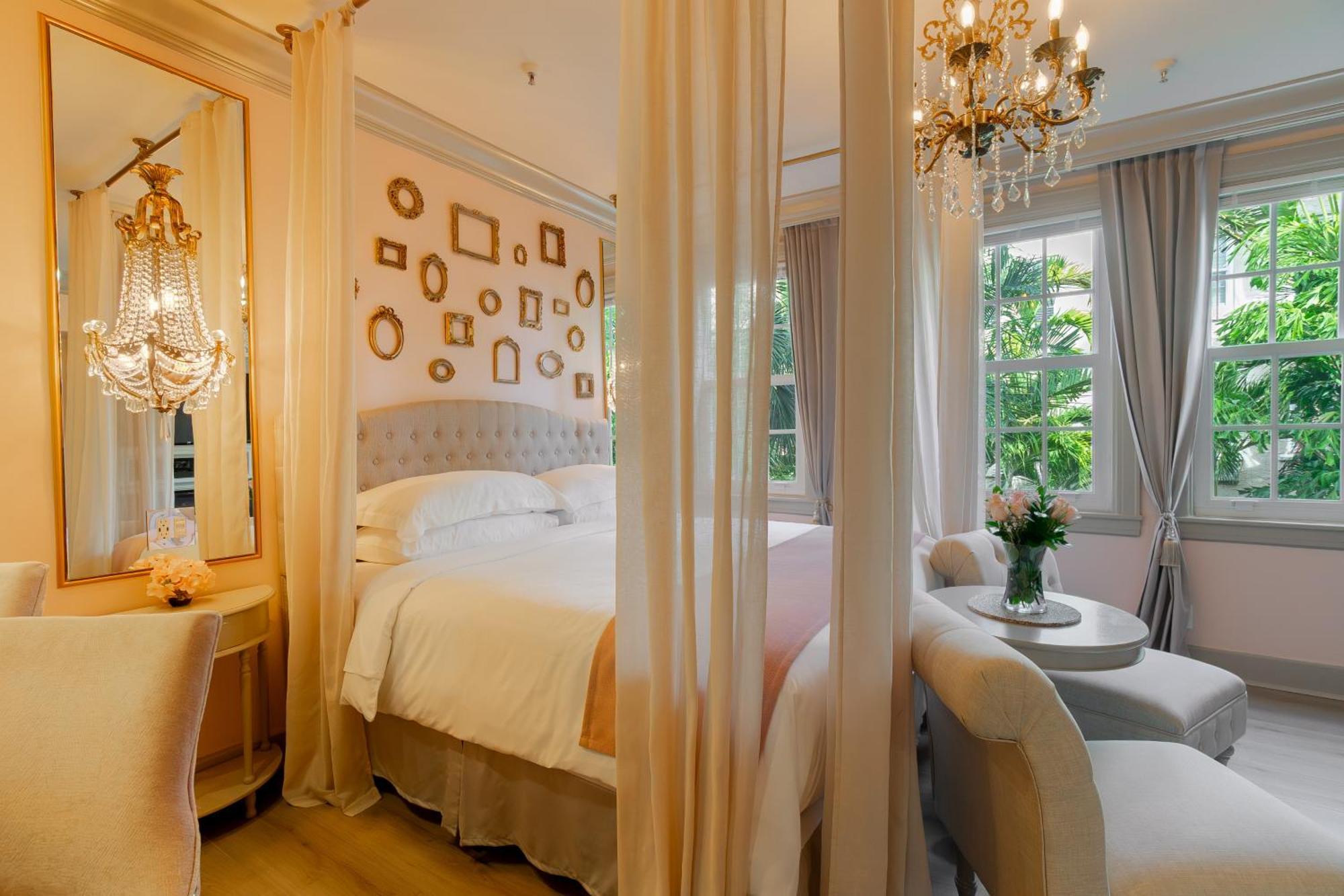 Suite with Garden View